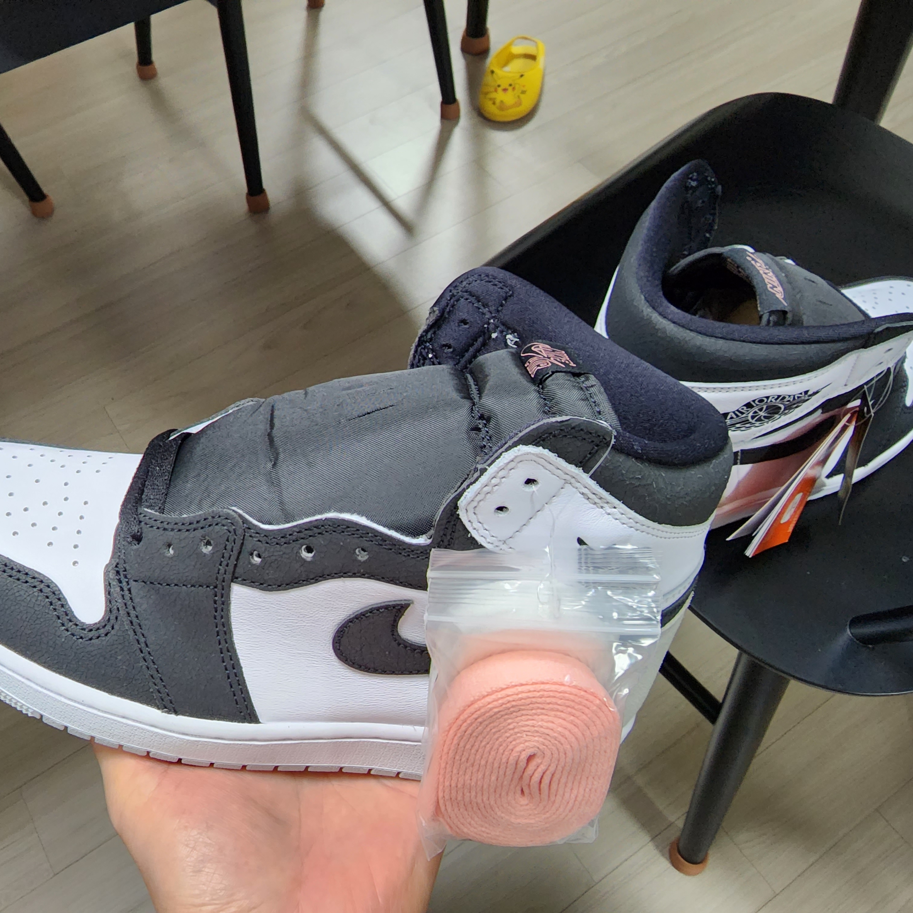 Jordan 1 Retro High OG Bleached Coral 착용 스타일