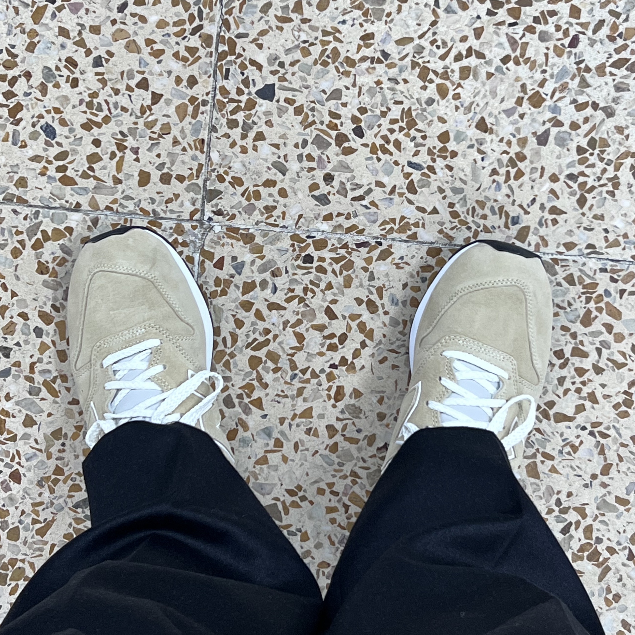 New Balance 996 Beige 착용 스타일