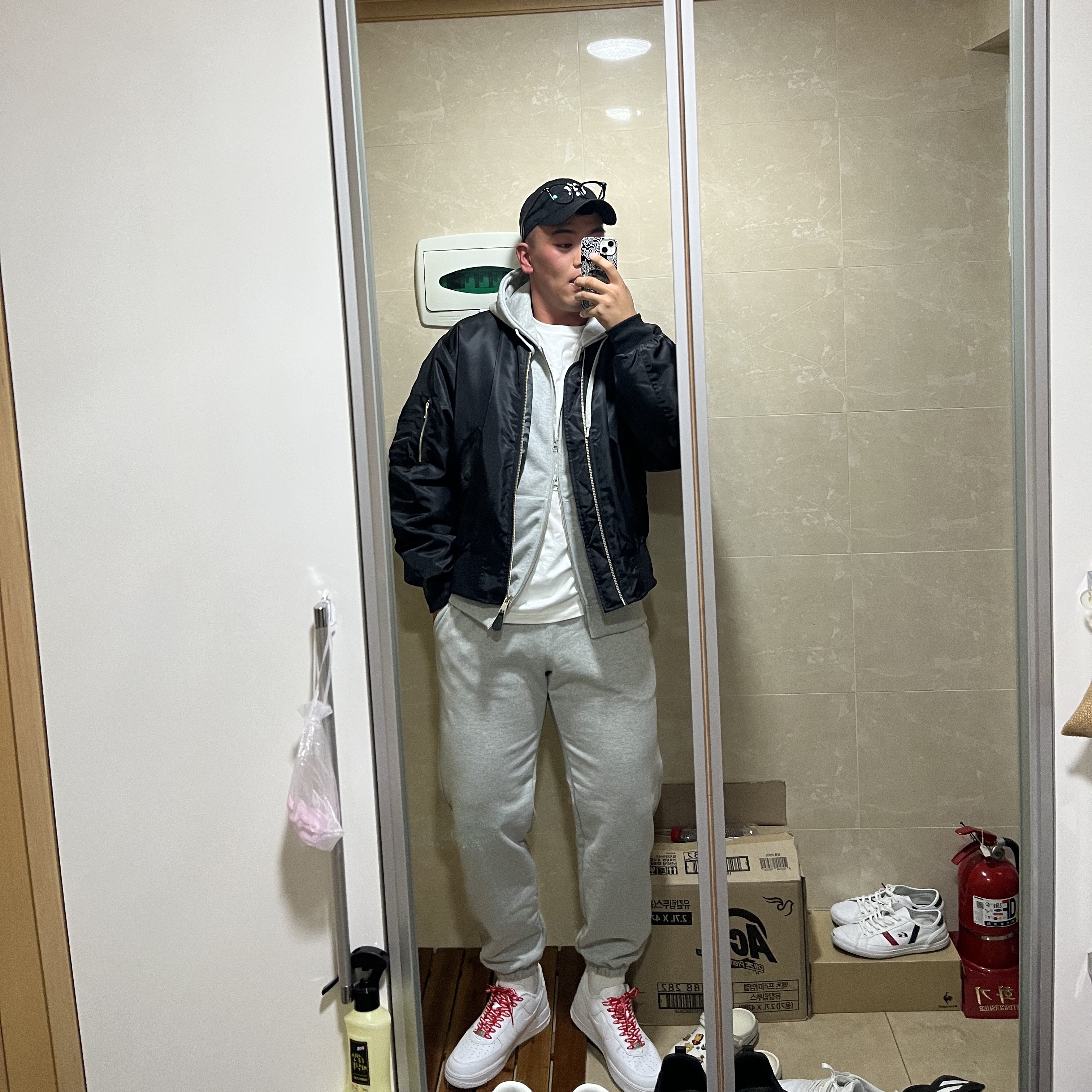 Nike x Supreme Air Force 1 Low White 착용 스타일 - 1