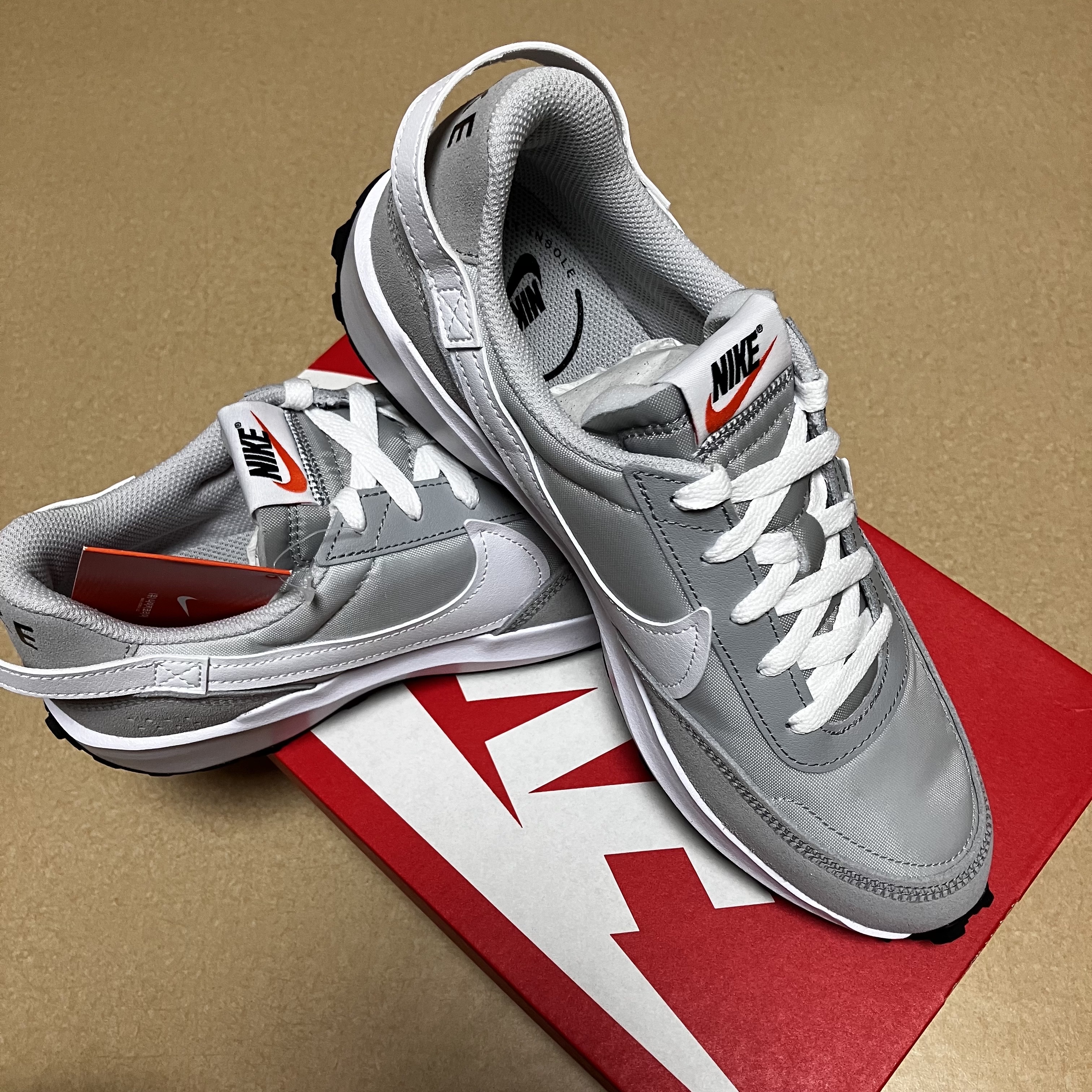 Nike Waffle Debut Grey Fog White 착용 스타일