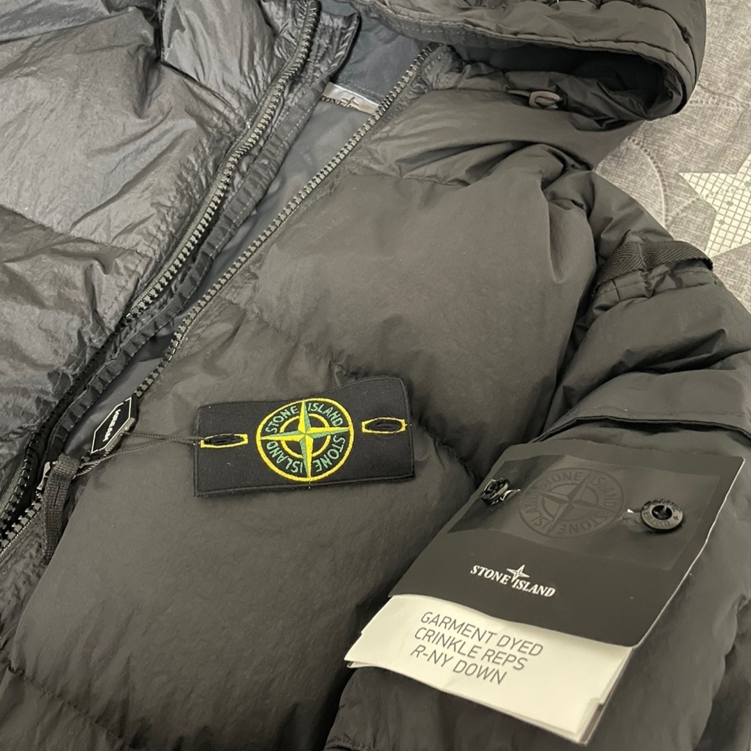 Stone Island 40223 Garment Dyed Crinkle Reps Down Jacket Black - 22FW 착용 스타일