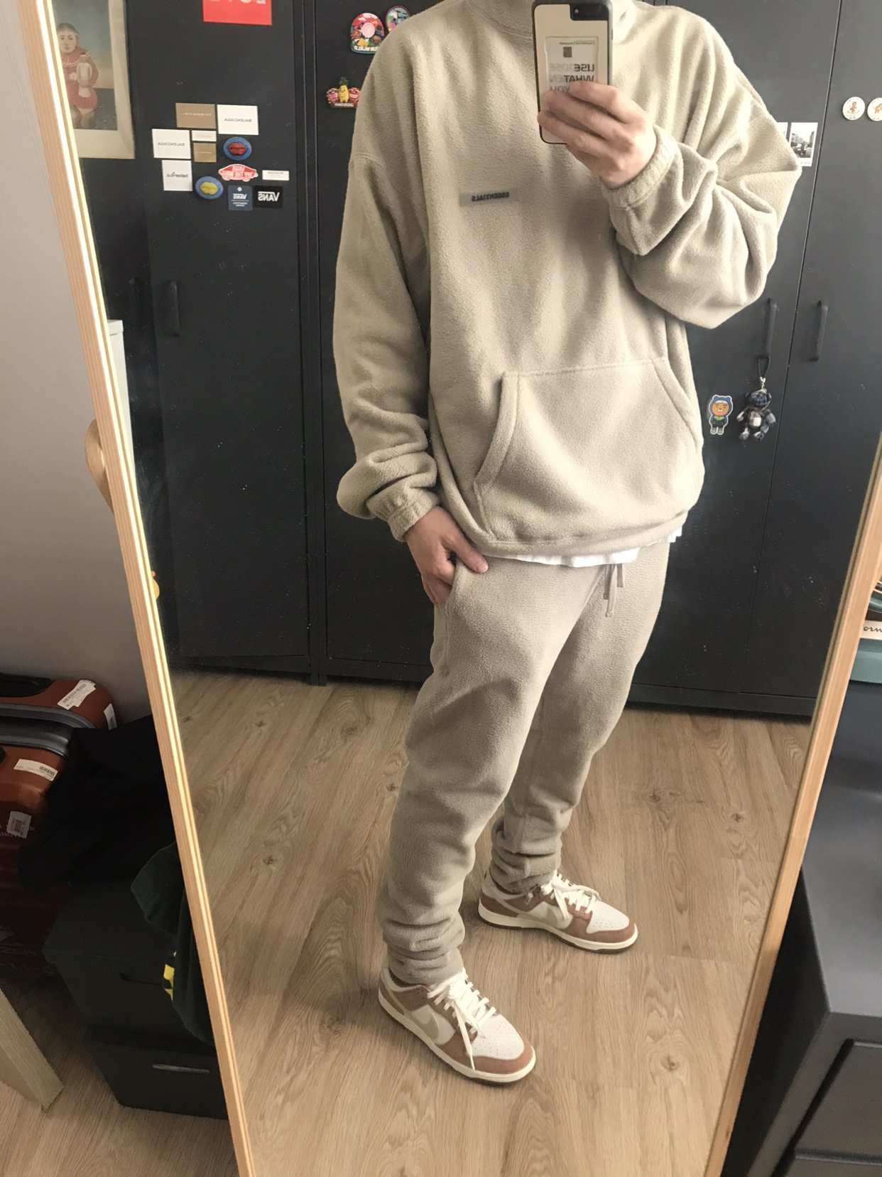 Essentials Polar Fleece Hoodie Olive - 20FW 착용 스타일