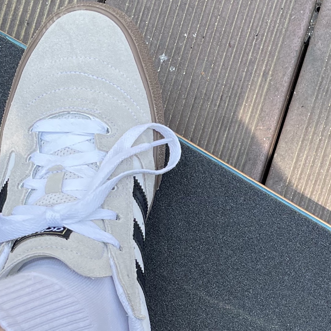 Adidas Busenitz Vulc 2 White Core Black 착용 스타일