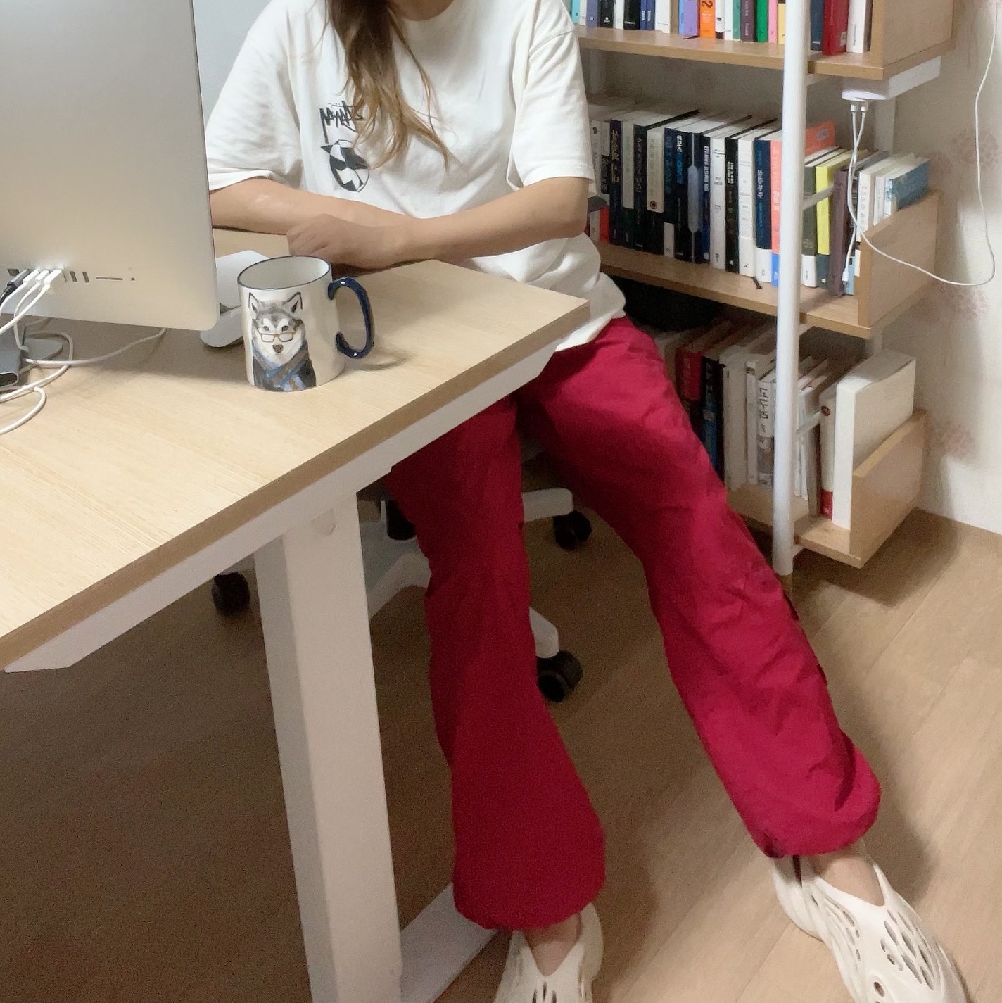 Supreme Cotton Cinch Pants Dark Red - 20FW, Stussy x Our Legacy Surfman T-Shirt White - 21SS 착용 스타일