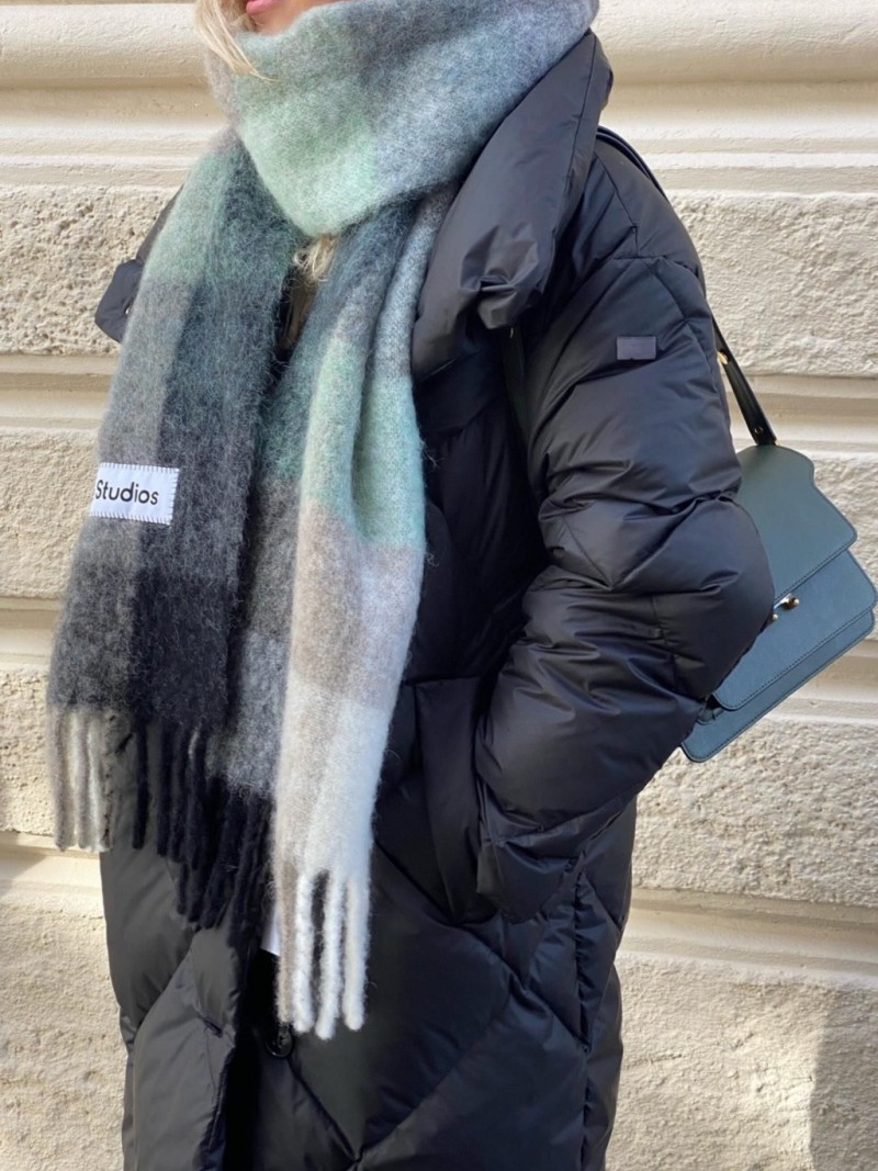 Acne Studios Mohair Check Muffler Grey Green Black 착용 스타일
