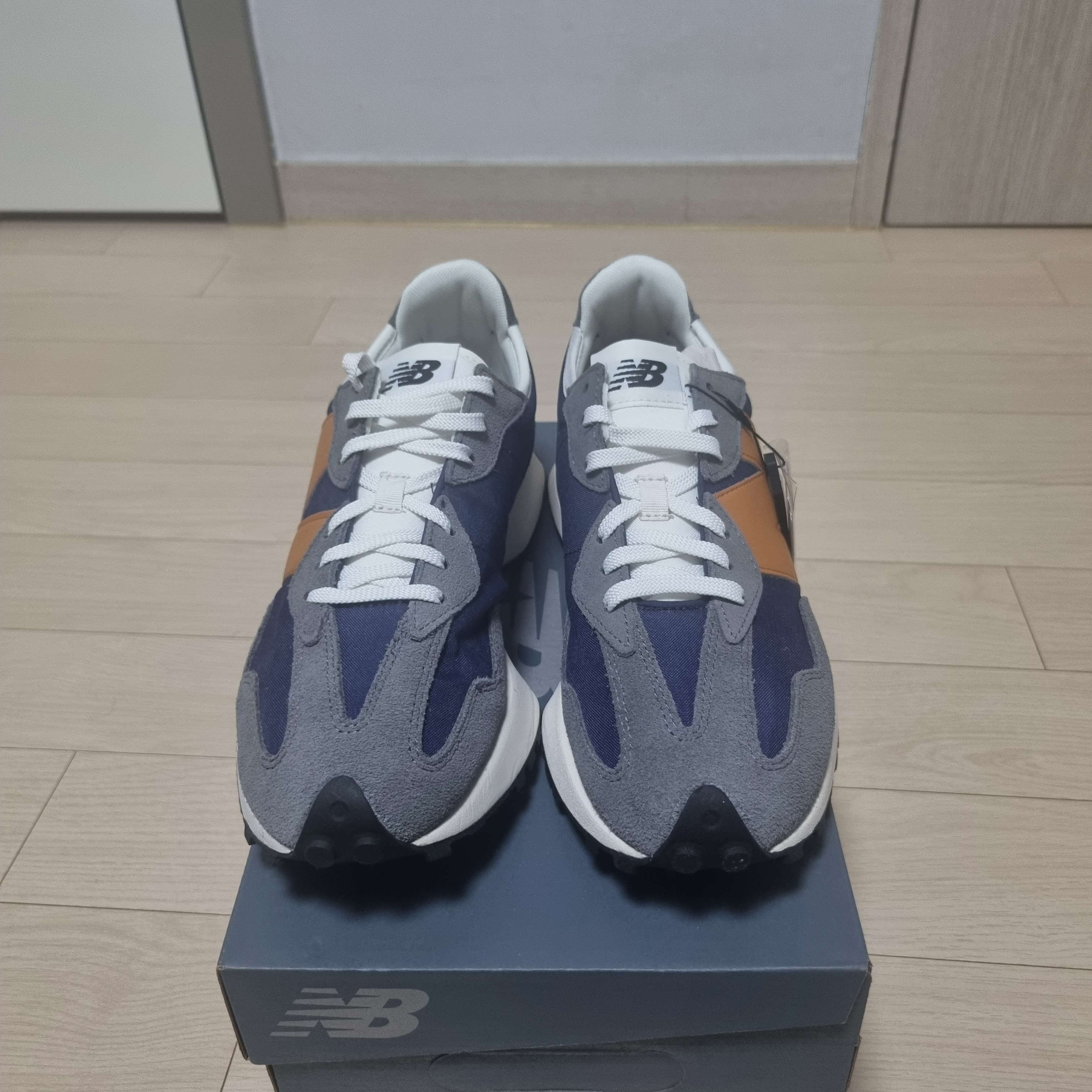 (W) New Balance 327 Castlerock Night Tide 착용 스타일 - 2