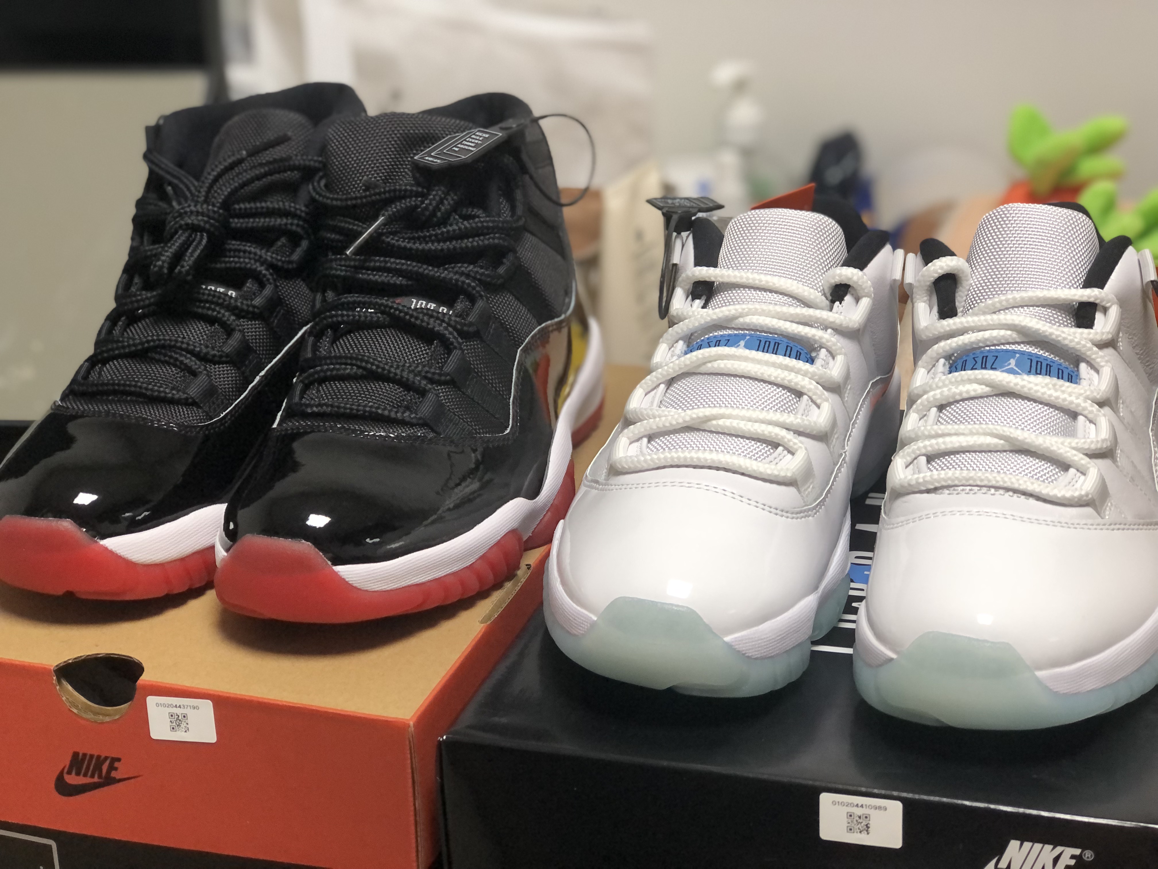 Jordan 11 Retro Bred 2019, Jordan 11 Retro Low Legend Blue 착용 스타일 - 1
