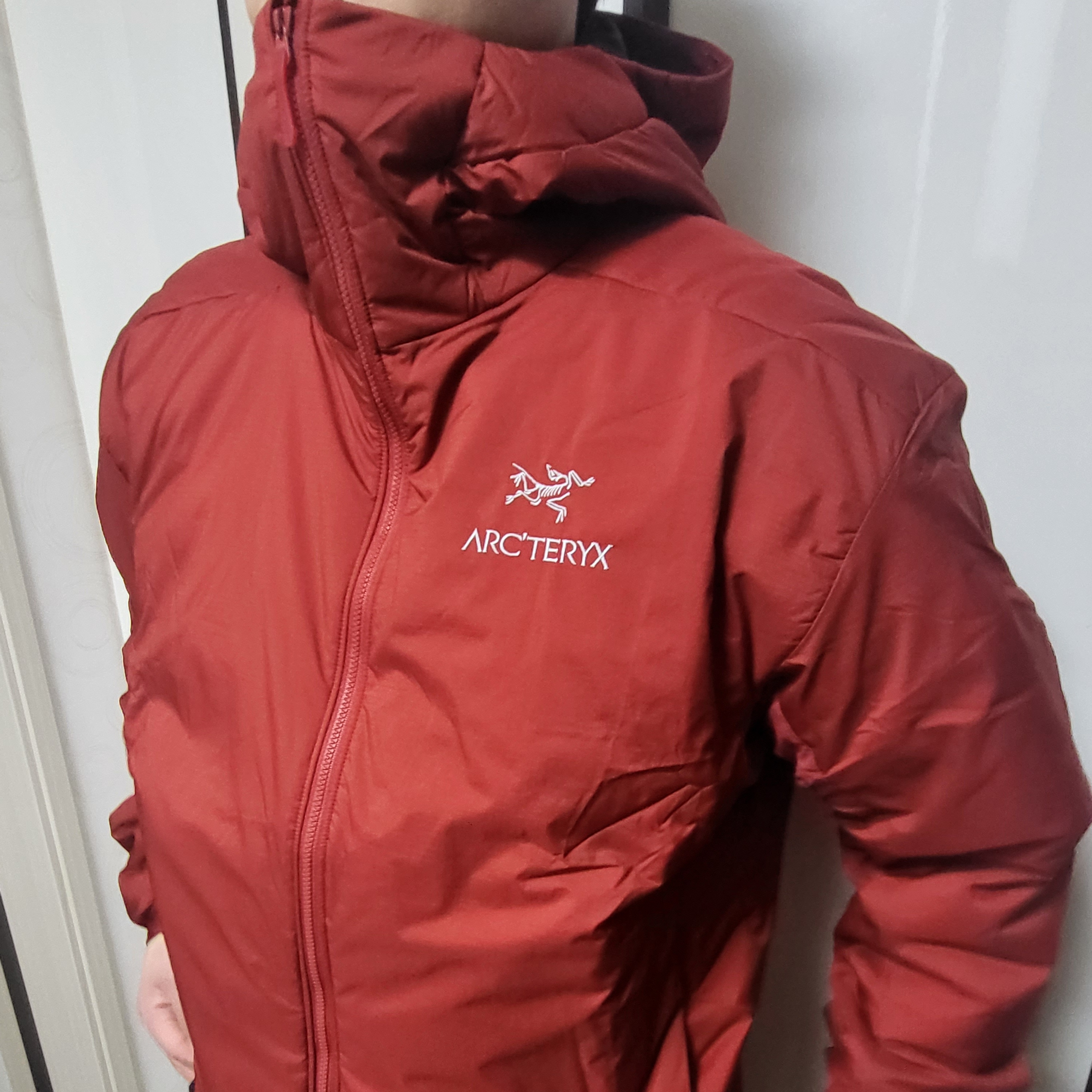 Arc'teryx Atom AR Hoody Bordeaux 착용 스타일
