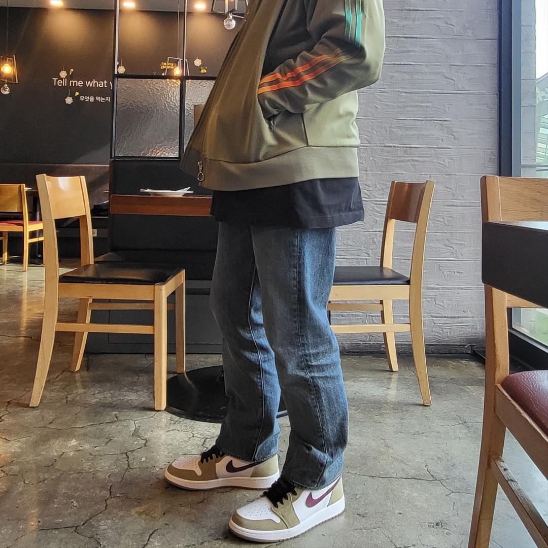 Jordan 1 Zoom Air CMFT Neutral Olive 착용 스타일