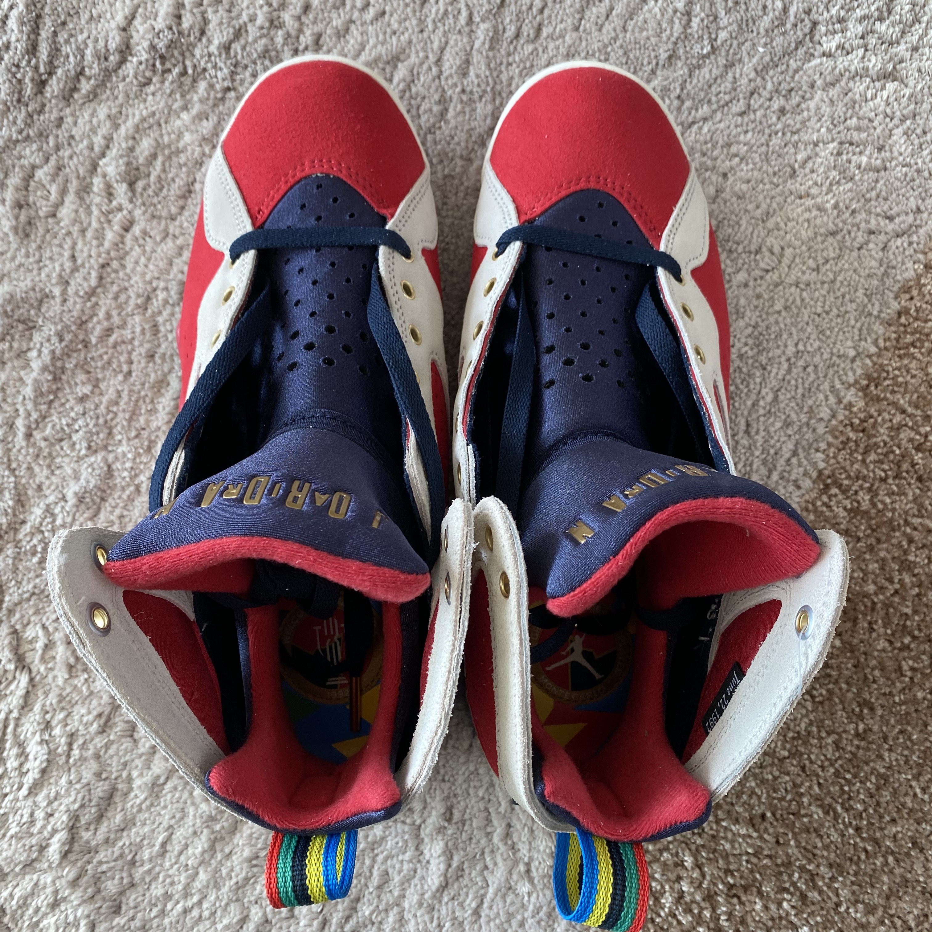 Jordan 7 x Trophy Room Retro SP True Red and Obsidian 착용 스타일 - 2