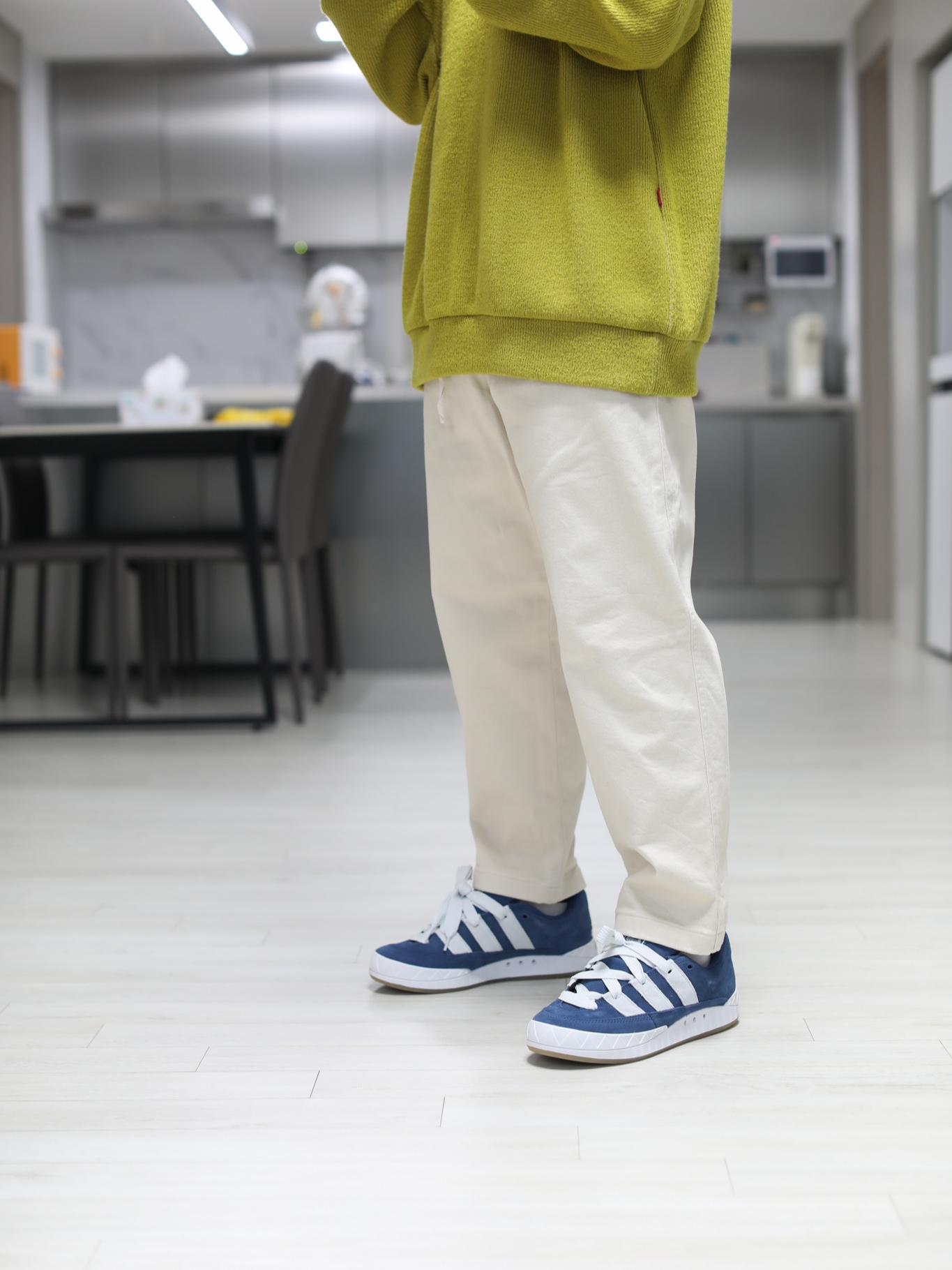 Adidas Adimatic Night Marin 착용 스타일
