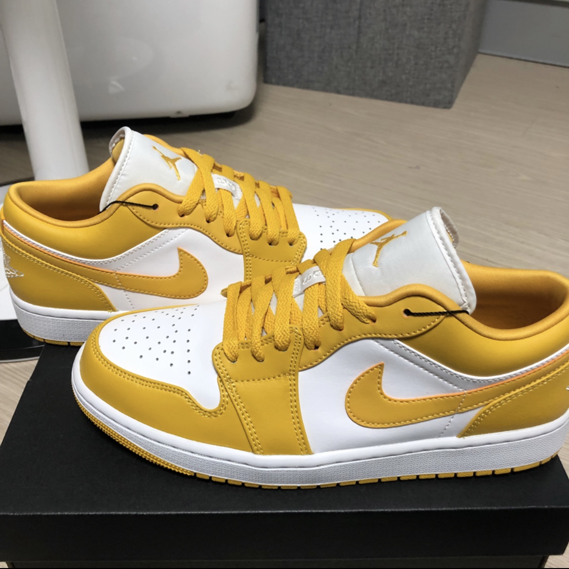 Jordan 1 Low Pollen 착용 스타일