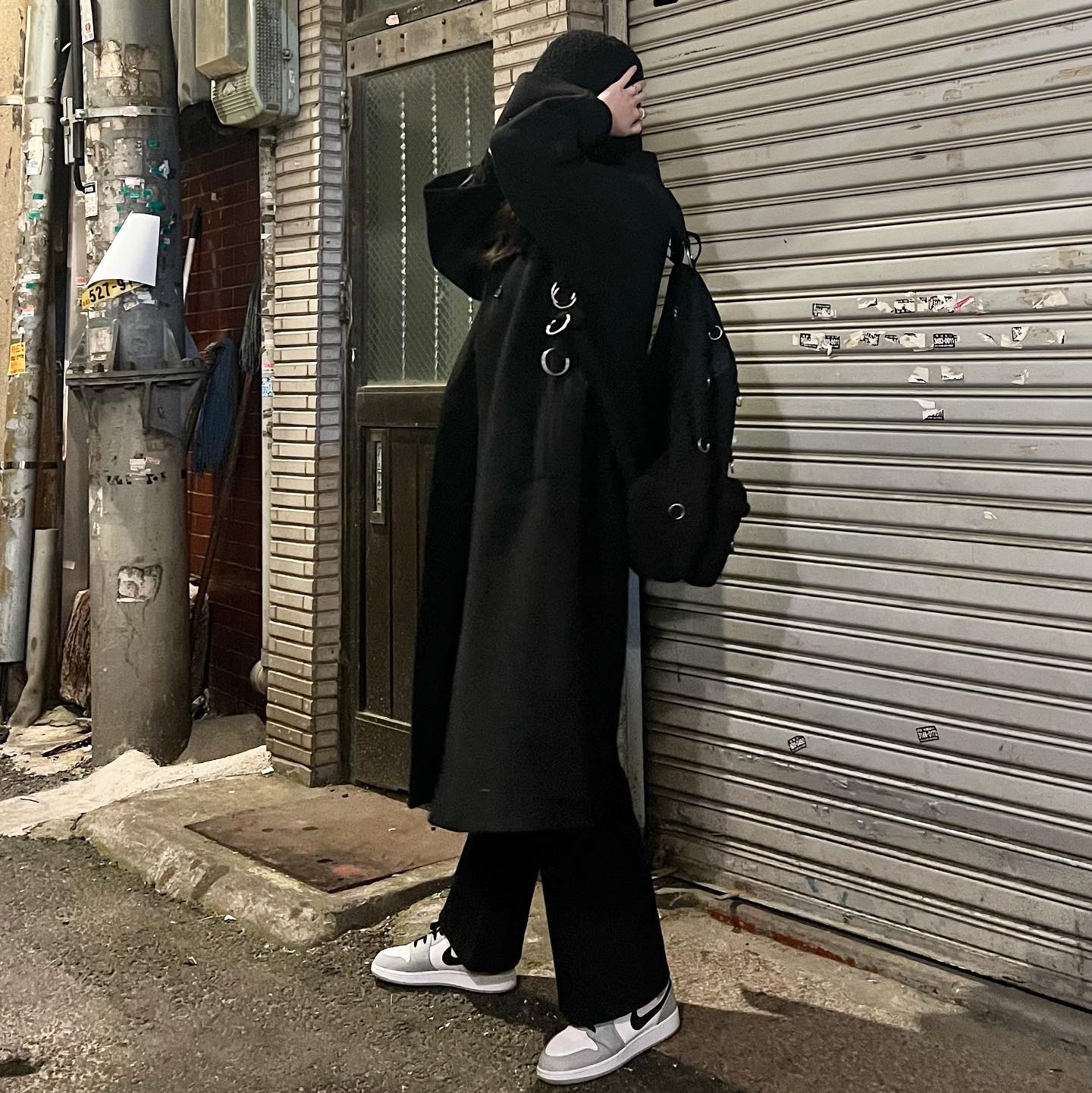 Jordan 1 Mid Light Smoke Grey 착용 스타일 - 2