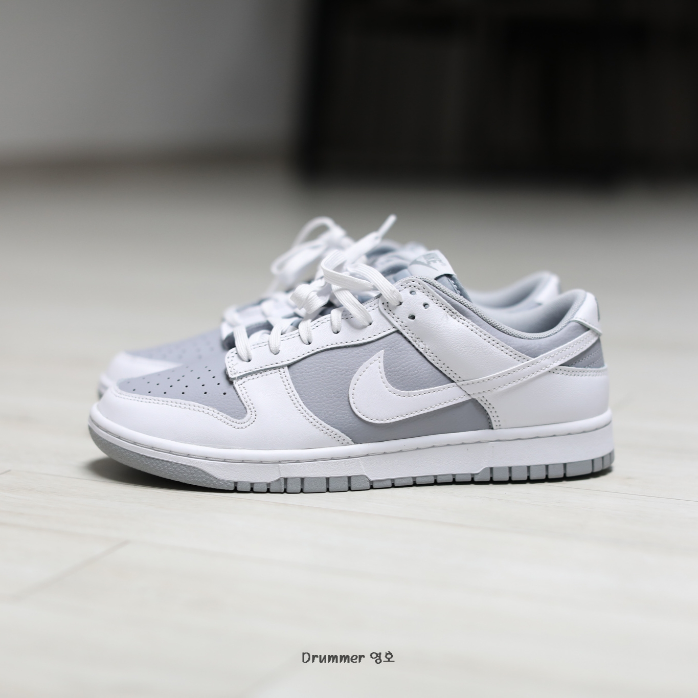 Nike Dunk Low Retro White Neutral Grey 착용 스타일
