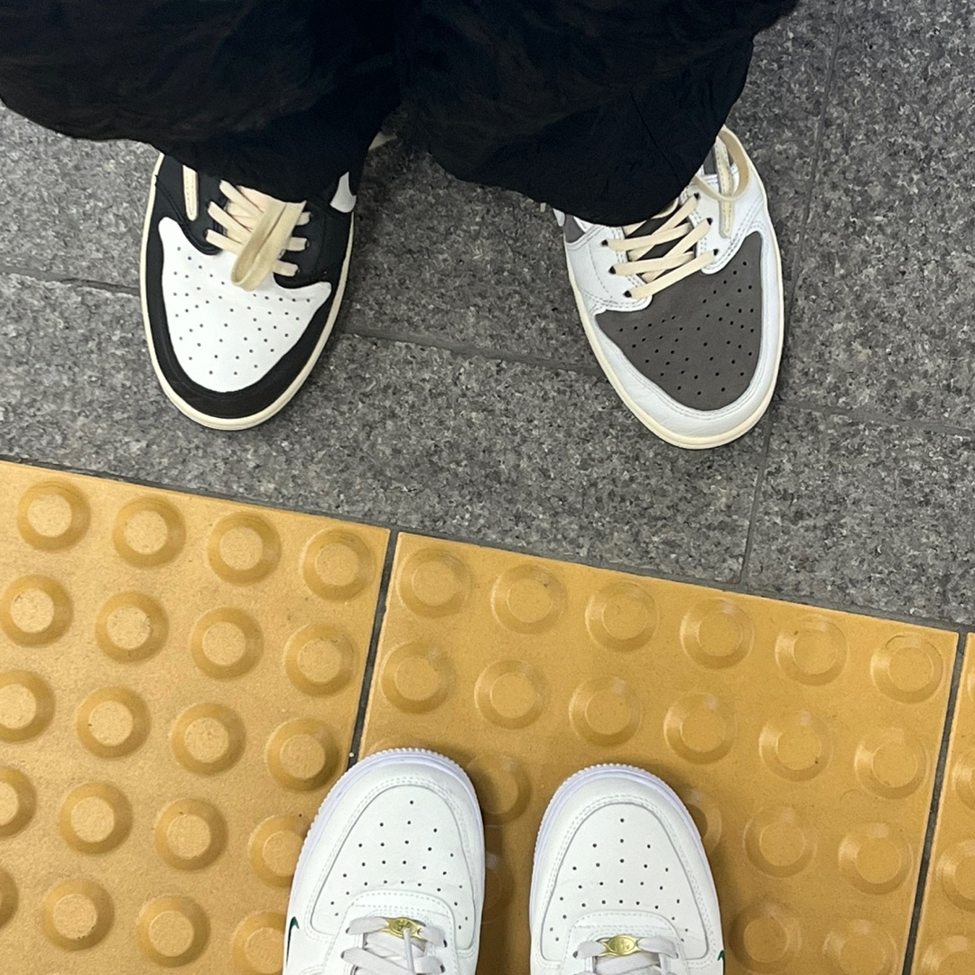 Nike x Sacai x Undercover LDWaffle Black Bright Citron, Nike x Peaceminusone Air Force 1 Low Para-Noise 착용 스타일 - 2