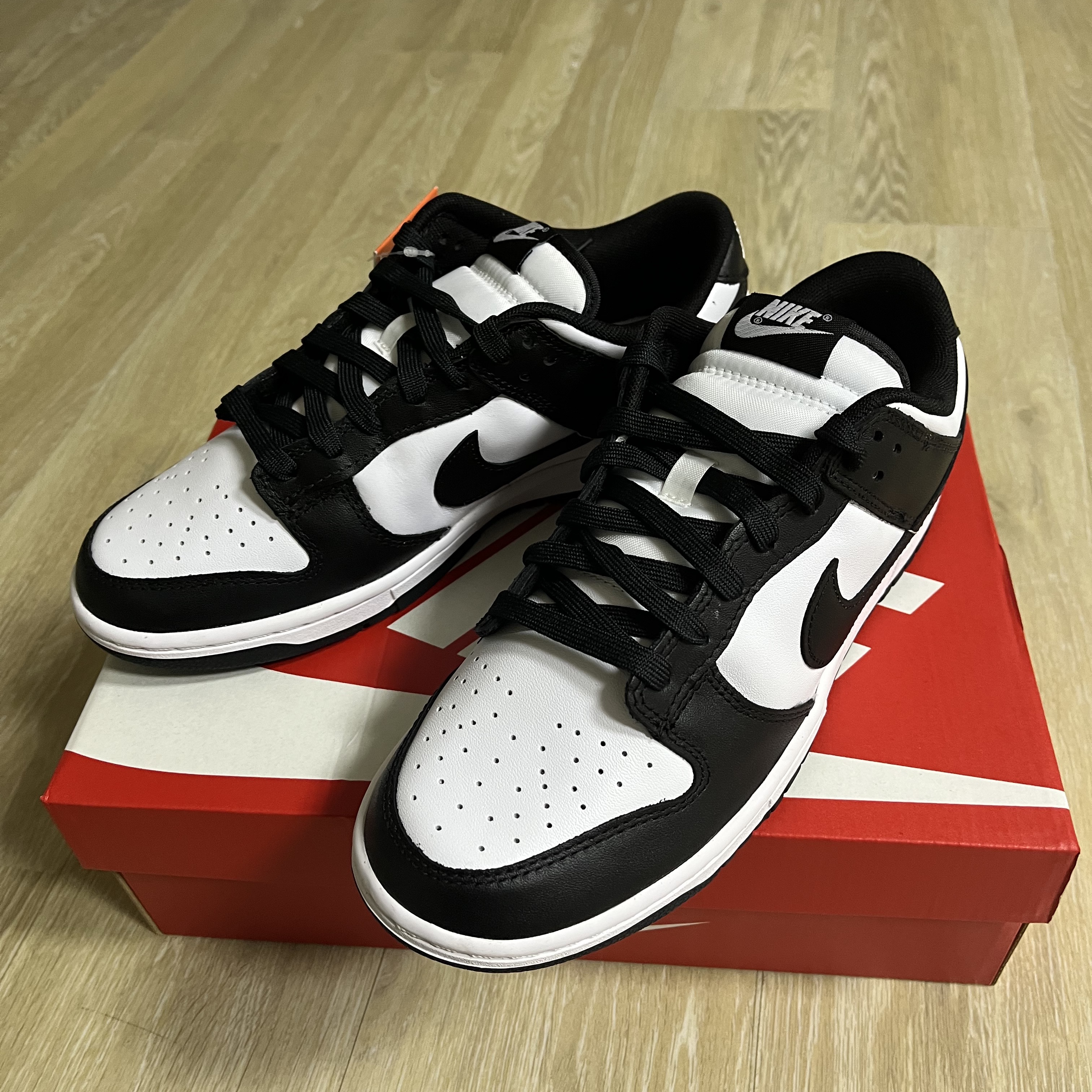 Nike Dunk Low Retro Black 착용 스타일