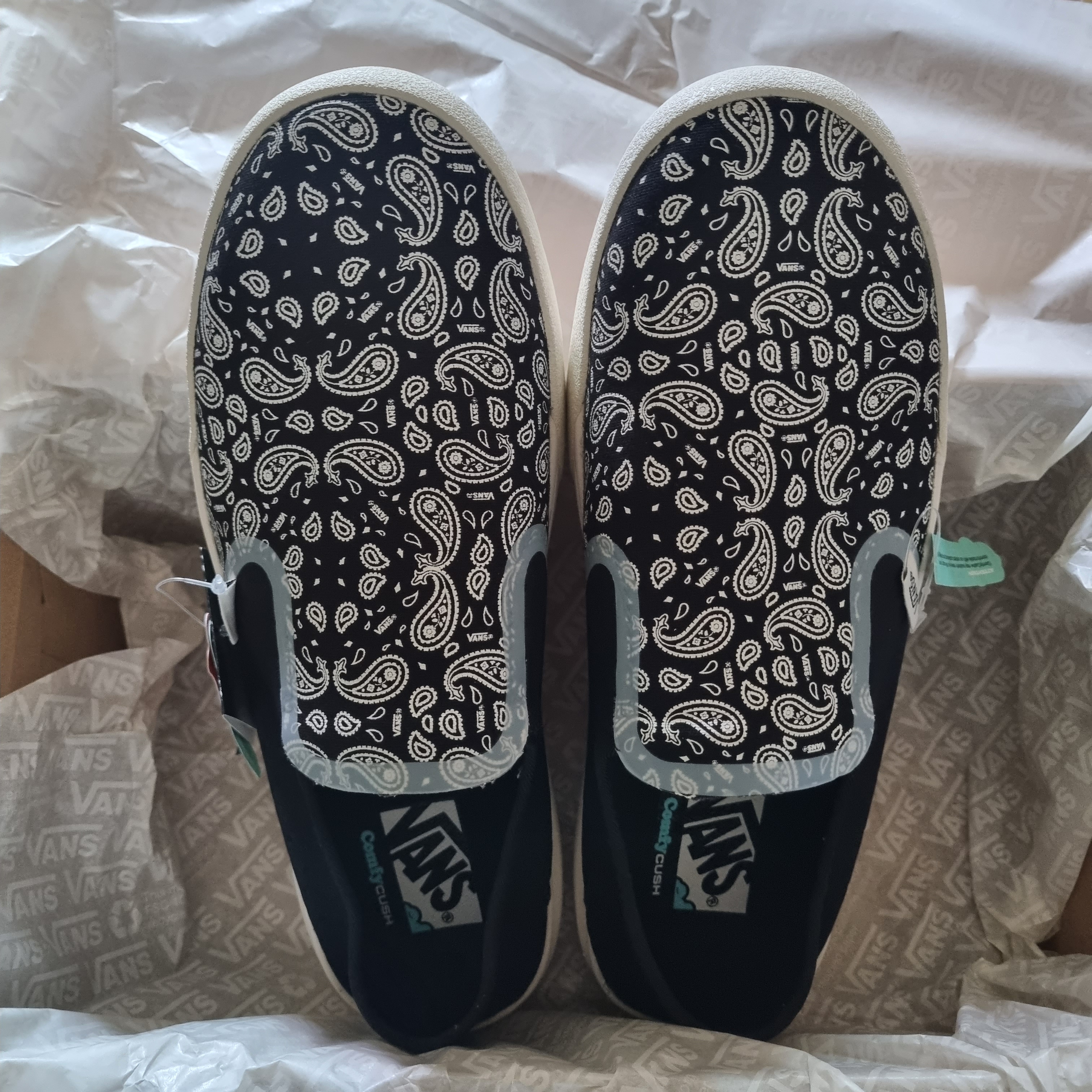 Vans Checkerboard Comfycush One Black, Vans Checkerboard Comfycush One Marshmallow 착용 스타일 - 2