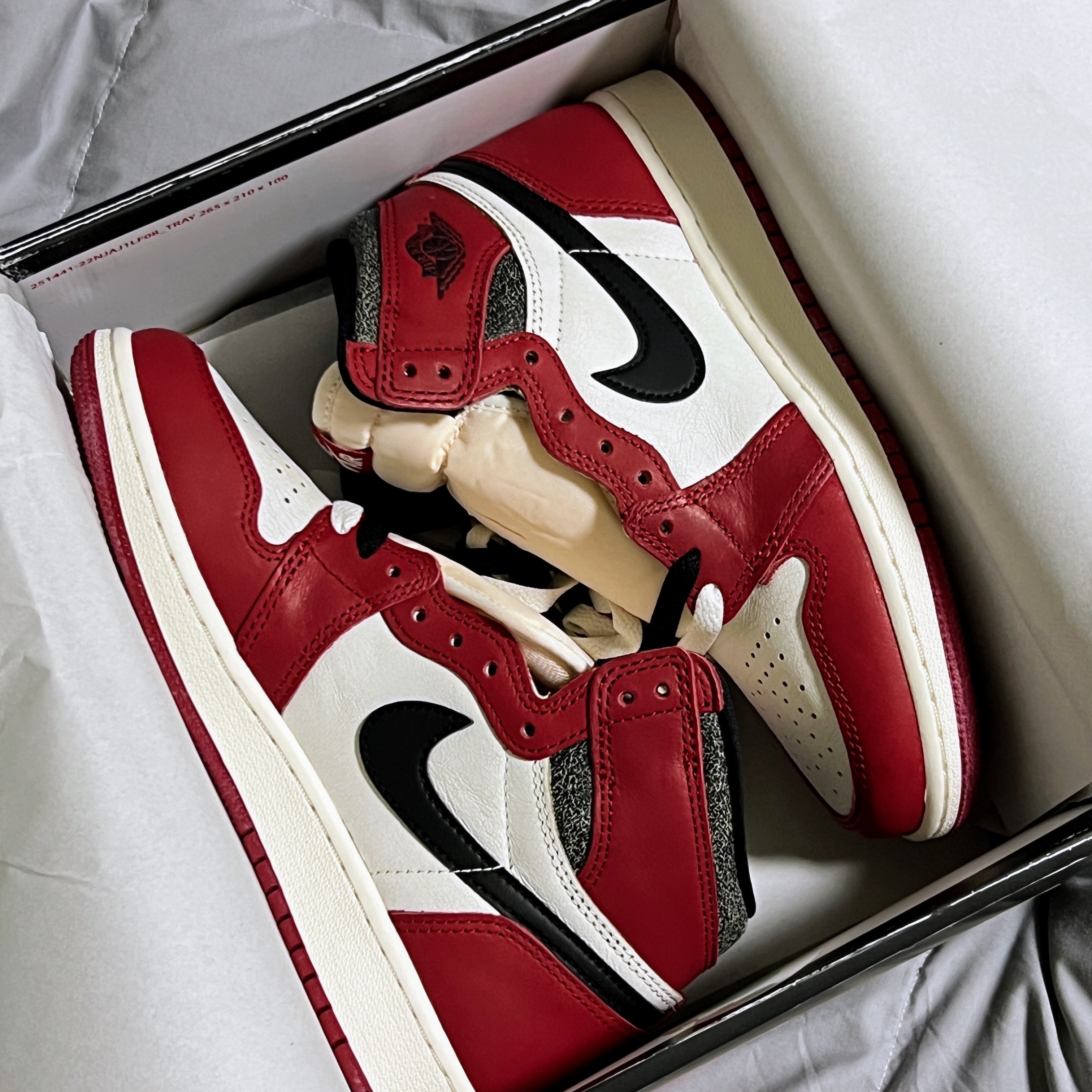 (GS) Jordan 1 Retro High OG Chicago 2022, Jordan 1 Retro High OG Chicago 2022 착용 스타일 - 2