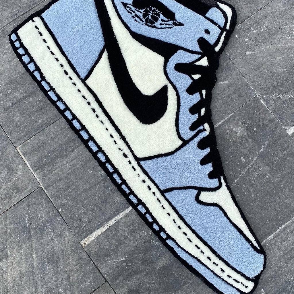 Jordan 1 Retro High OG University Blue, Jordan 1 x Travis Scott x Fragment Retro Low OG SP Military Blue 착용 스타일 - 1