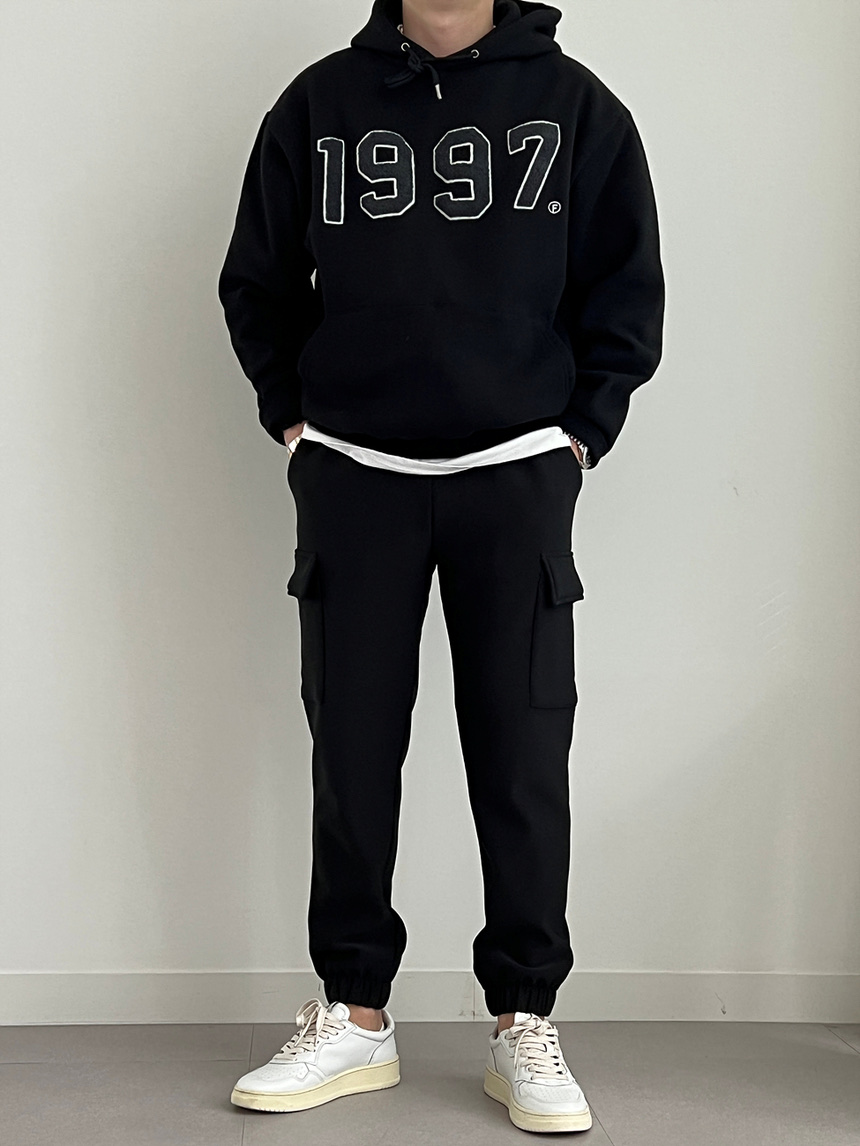 Autry Medalist Low Leather Sneakers White, (W) Autry Medalist Low Leather Sneakers White 착용 스타일 - 1