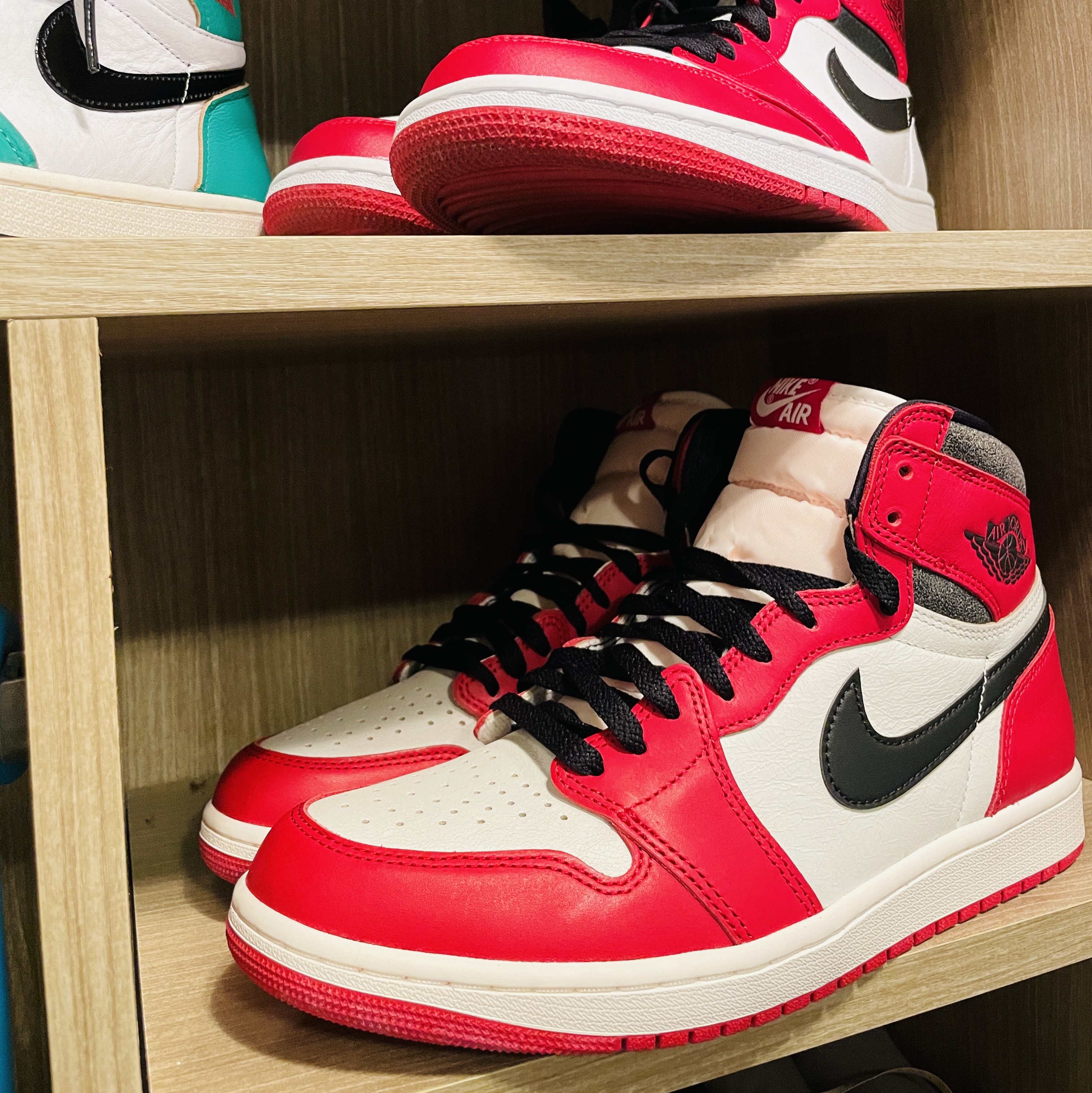 Jordan 1 Retro High OG Chicago 2022, Jordan 1 Mid Chicago 2020 착용 스타일