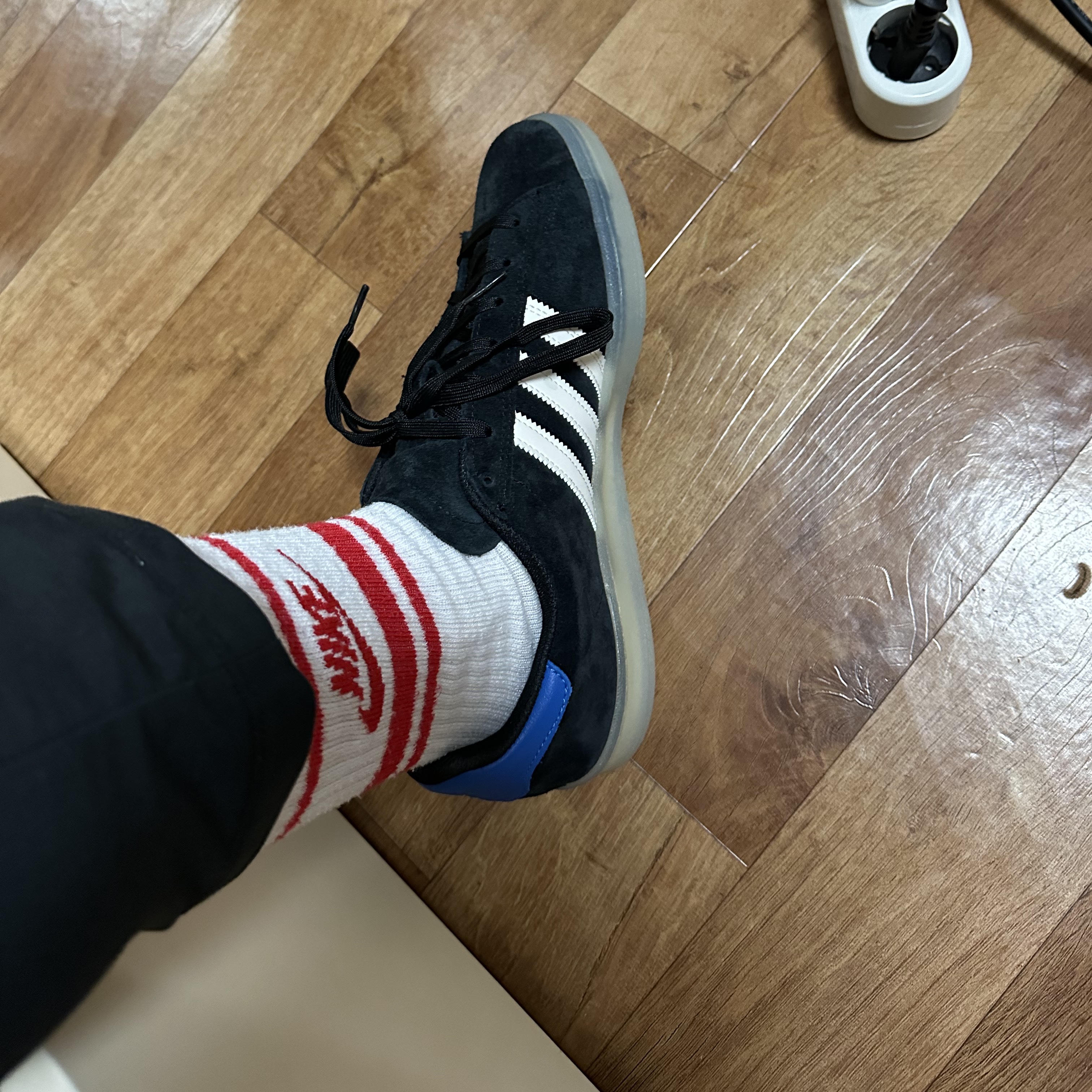 Adidas x Maxallure Skateboards Campus ADV Core Black Cloud White 착용 스타일