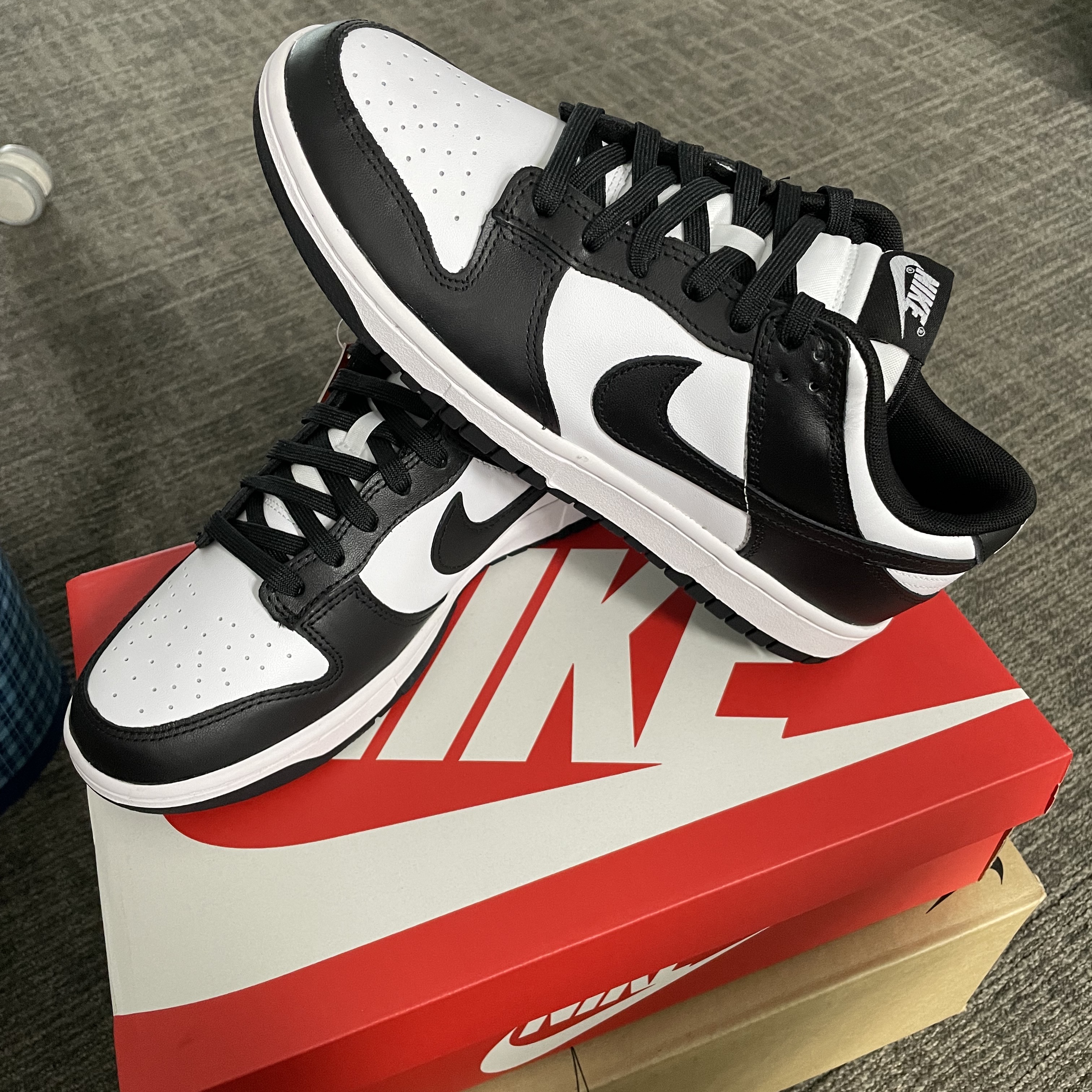 Nike Dunk Low Retro Black 착용 스타일 - 1