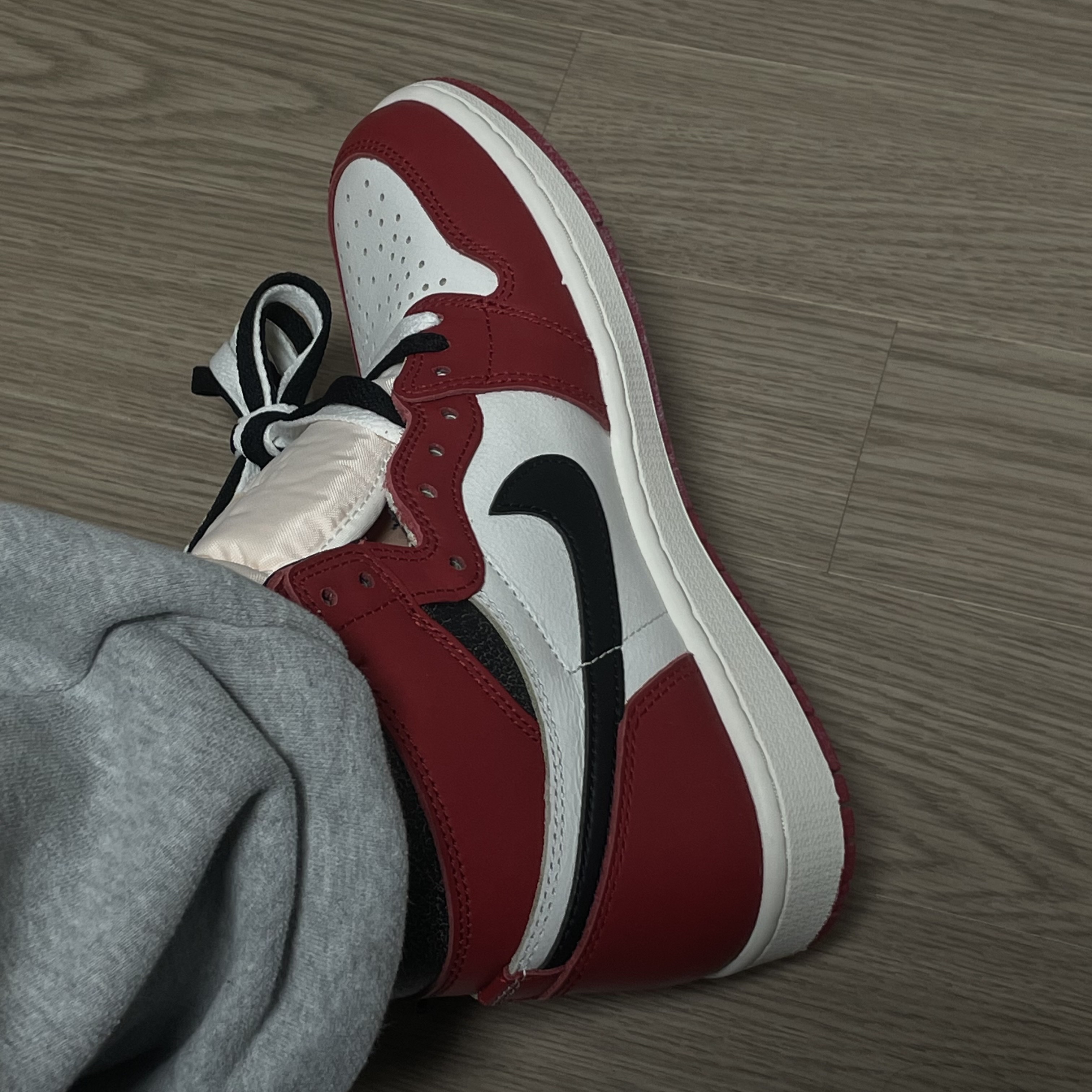 Jordan 1 Retro High OG Chicago 2022 착용 스타일 - 4