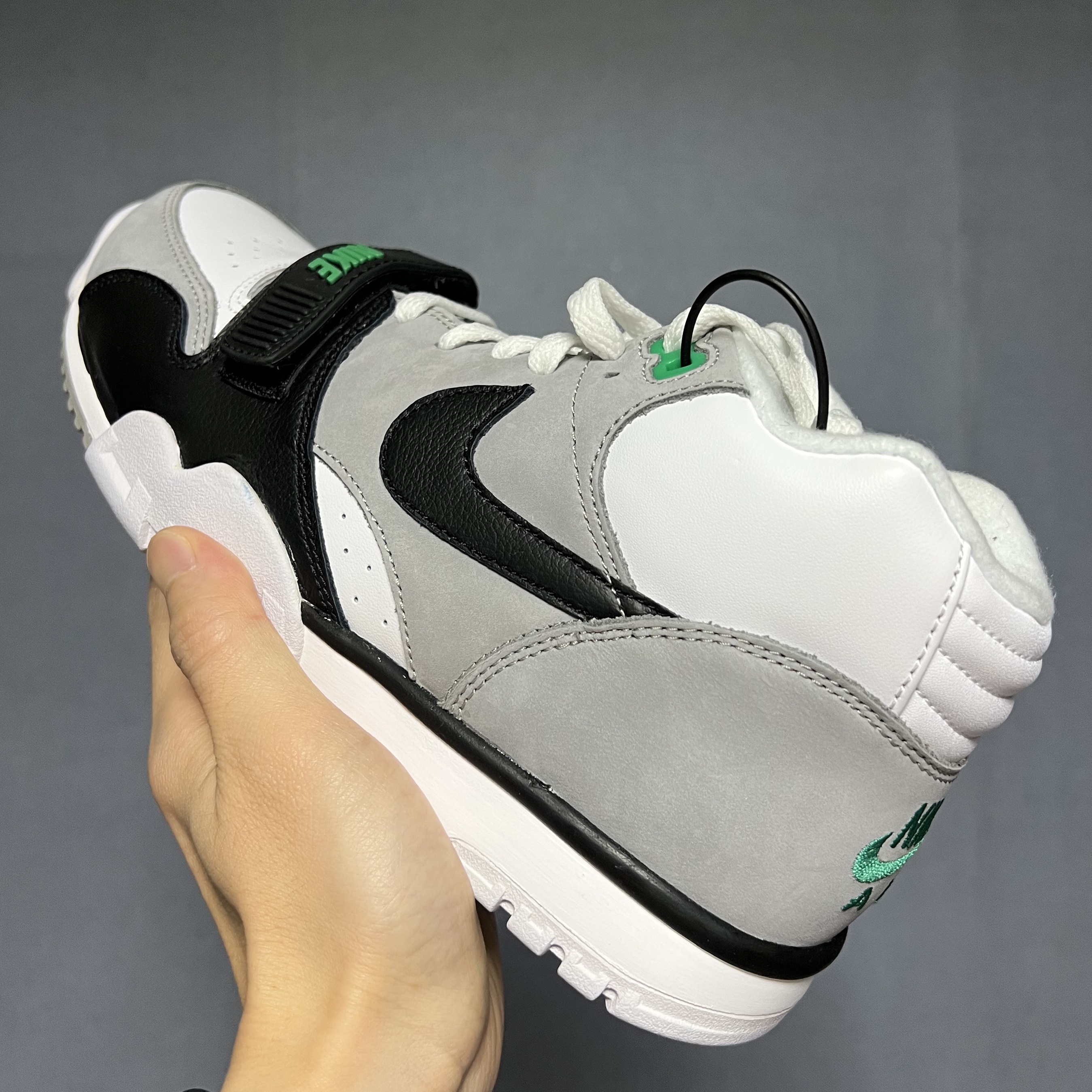 Nike Air Trainer 1 Chlorophyll 착용 스타일 - 3
