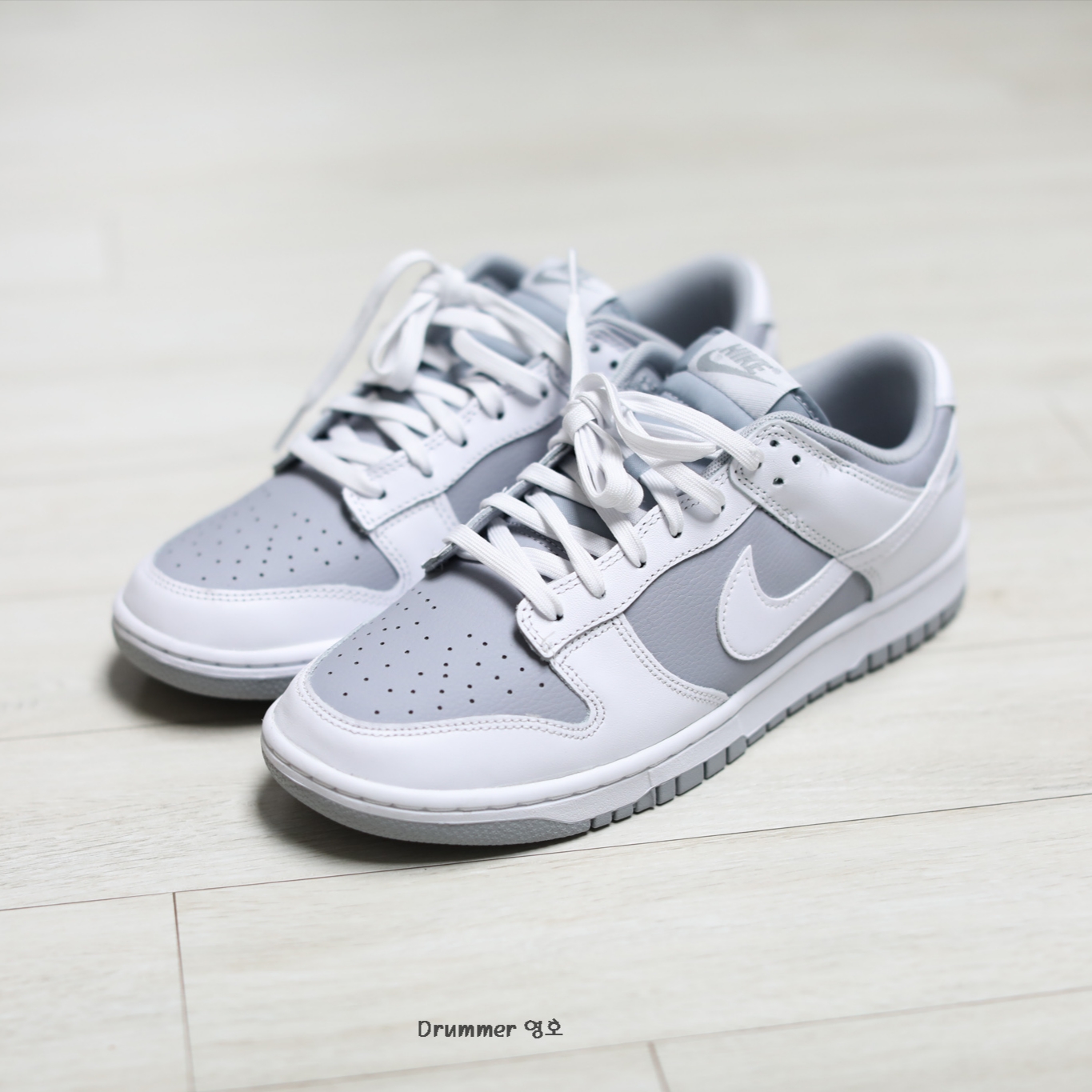 Nike Dunk Low Retro White Neutral Grey 착용 스타일