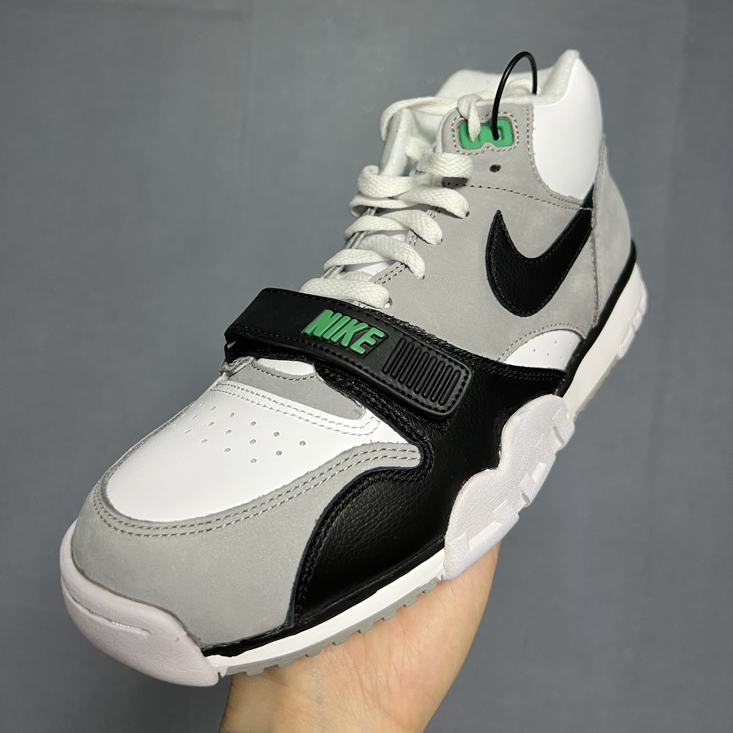 Nike Air Trainer 1 Chlorophyll 착용 스타일 - 2