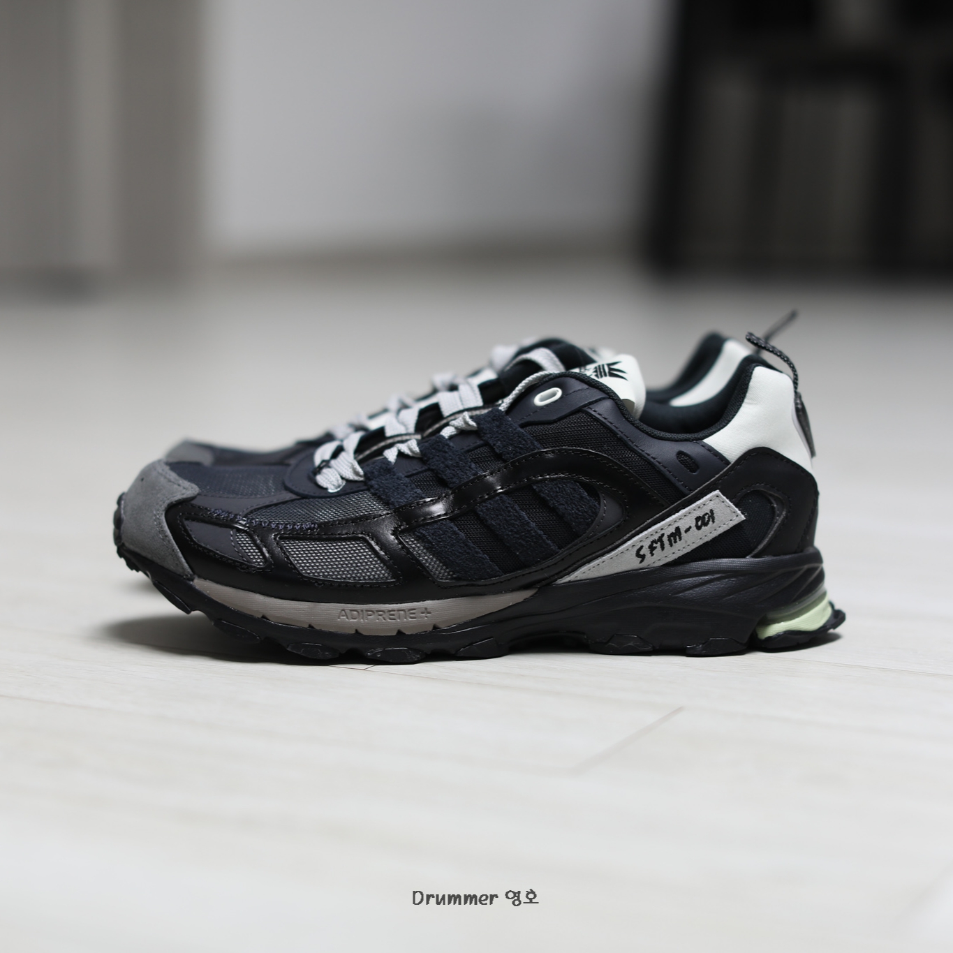 Adidas x Song for the Mute Shadowturf Core Black Night Grey 착용 스타일 - 2