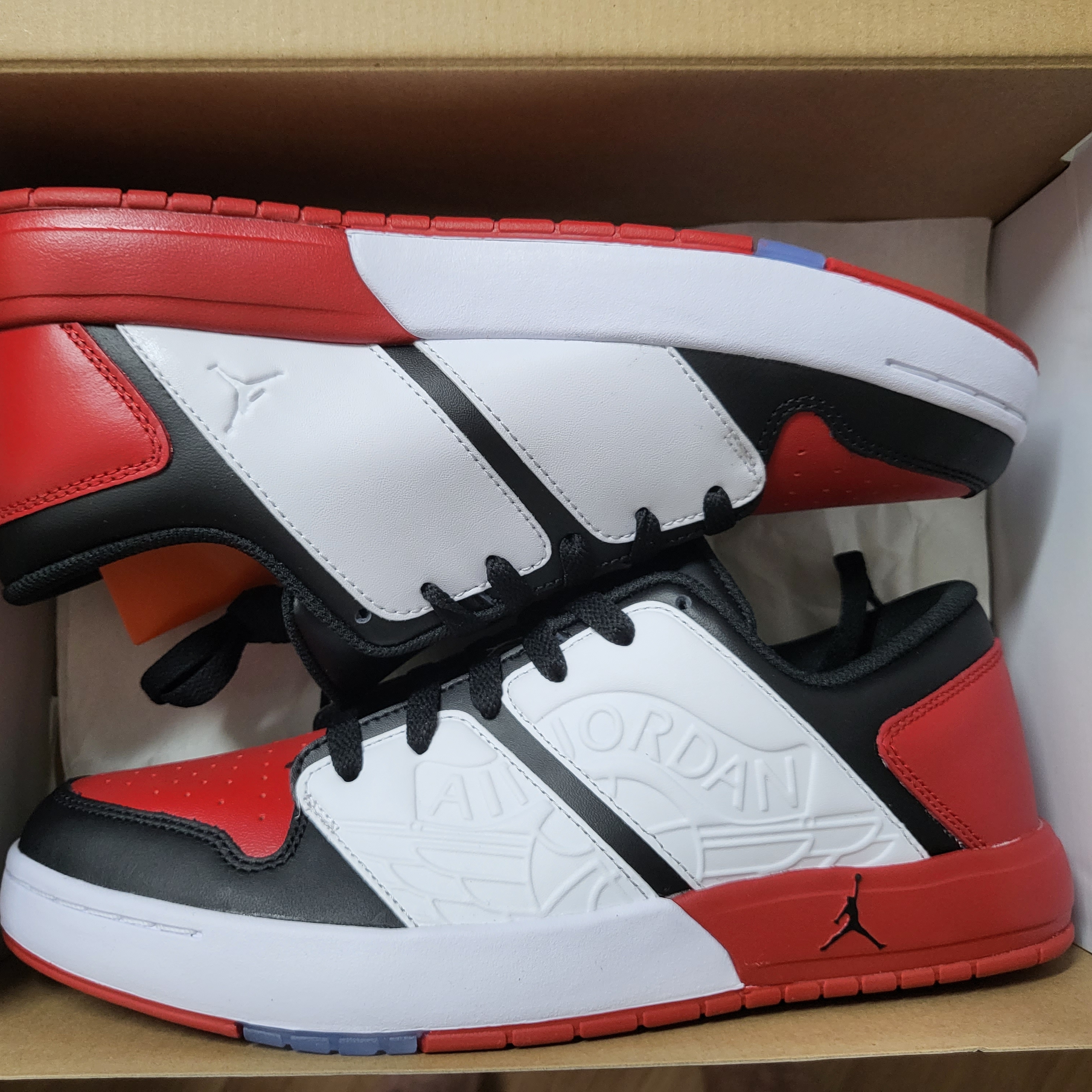 Jordan Nu Retro 1 Low Varsity Red 착용 스타일 - 1