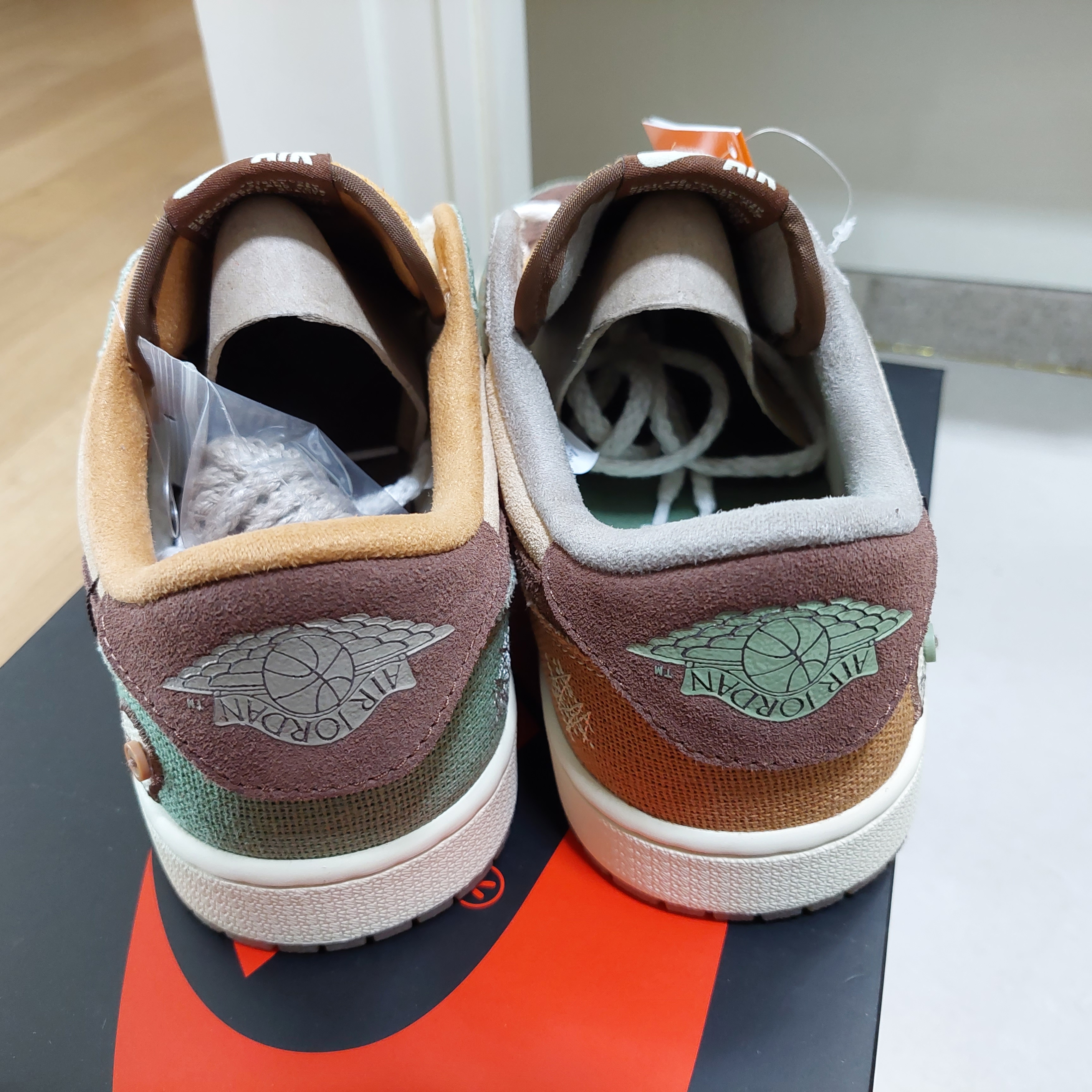 Jordan 1 x Zion Williamson Retro Low OG Flax and Oil Green 착용 스타일 - 4
