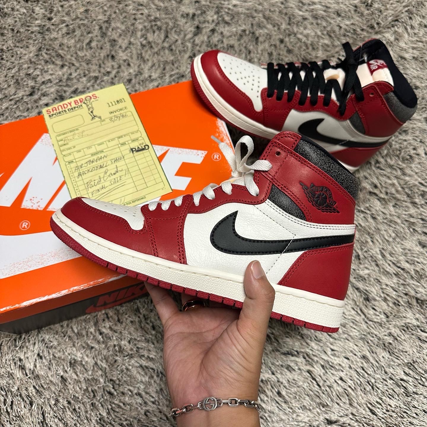 Jordan 1 Retro High OG Chicago 2022, (GS) Jordan 1 Retro High OG Chicago 2022 착용 스타일 - 1