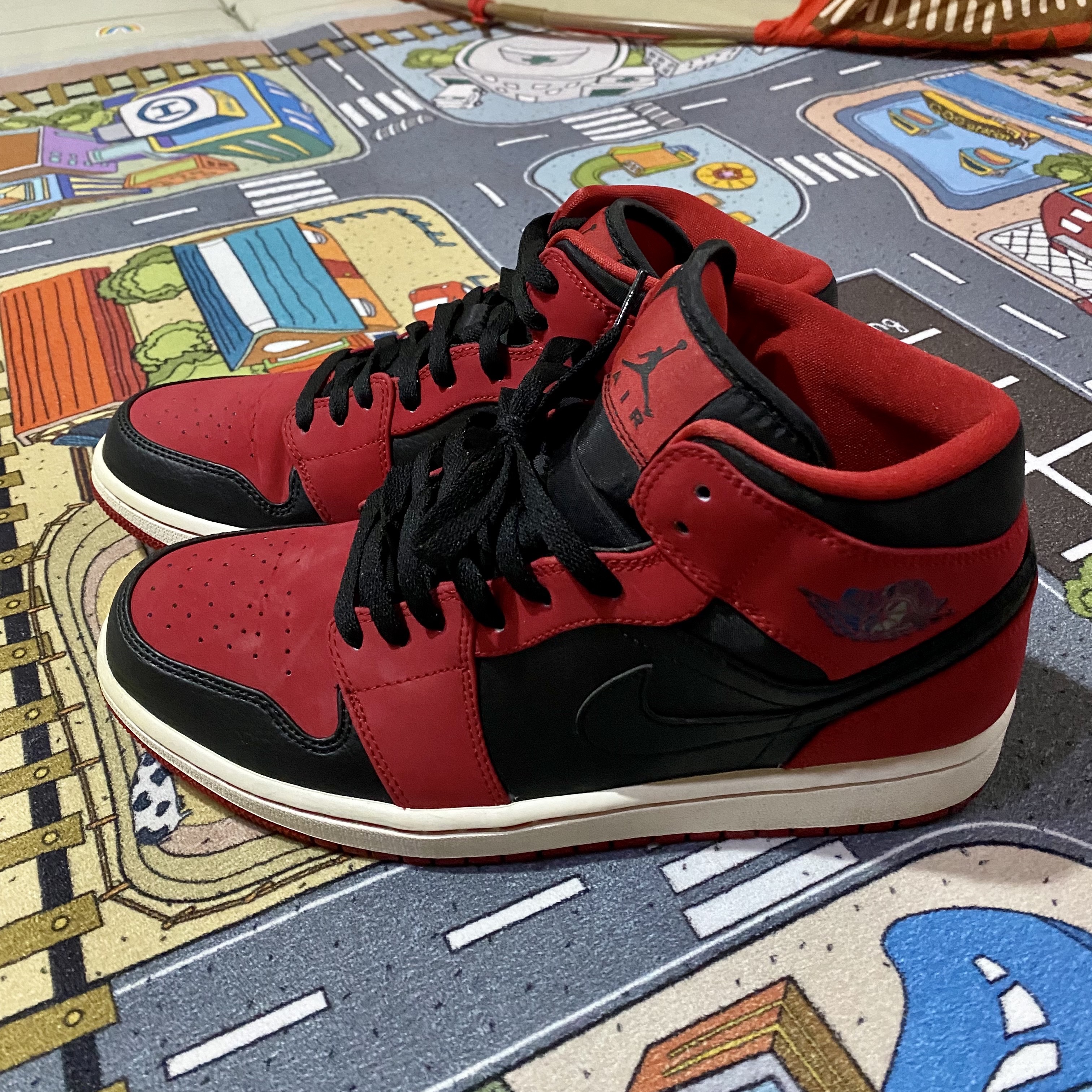Jordan 1 Mid Bred 2013 착용 스타일 - 1