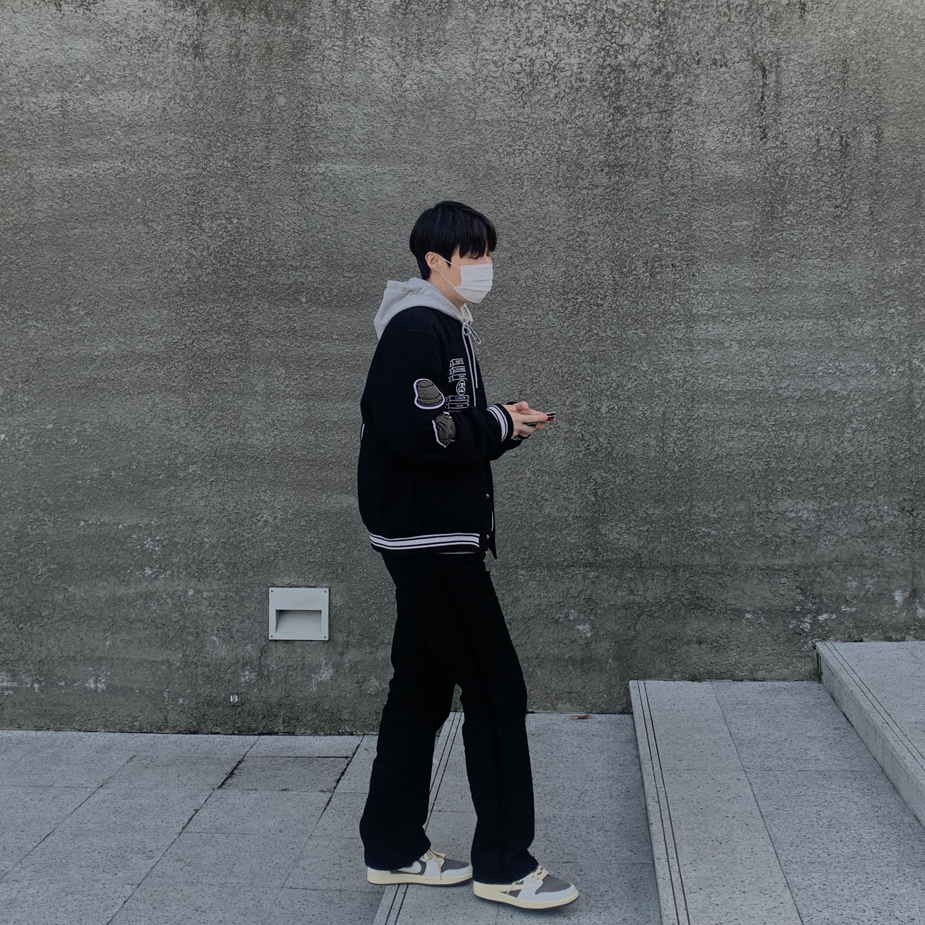 Stussy x CDG Varsity Jacket 착용 스타일 - 2