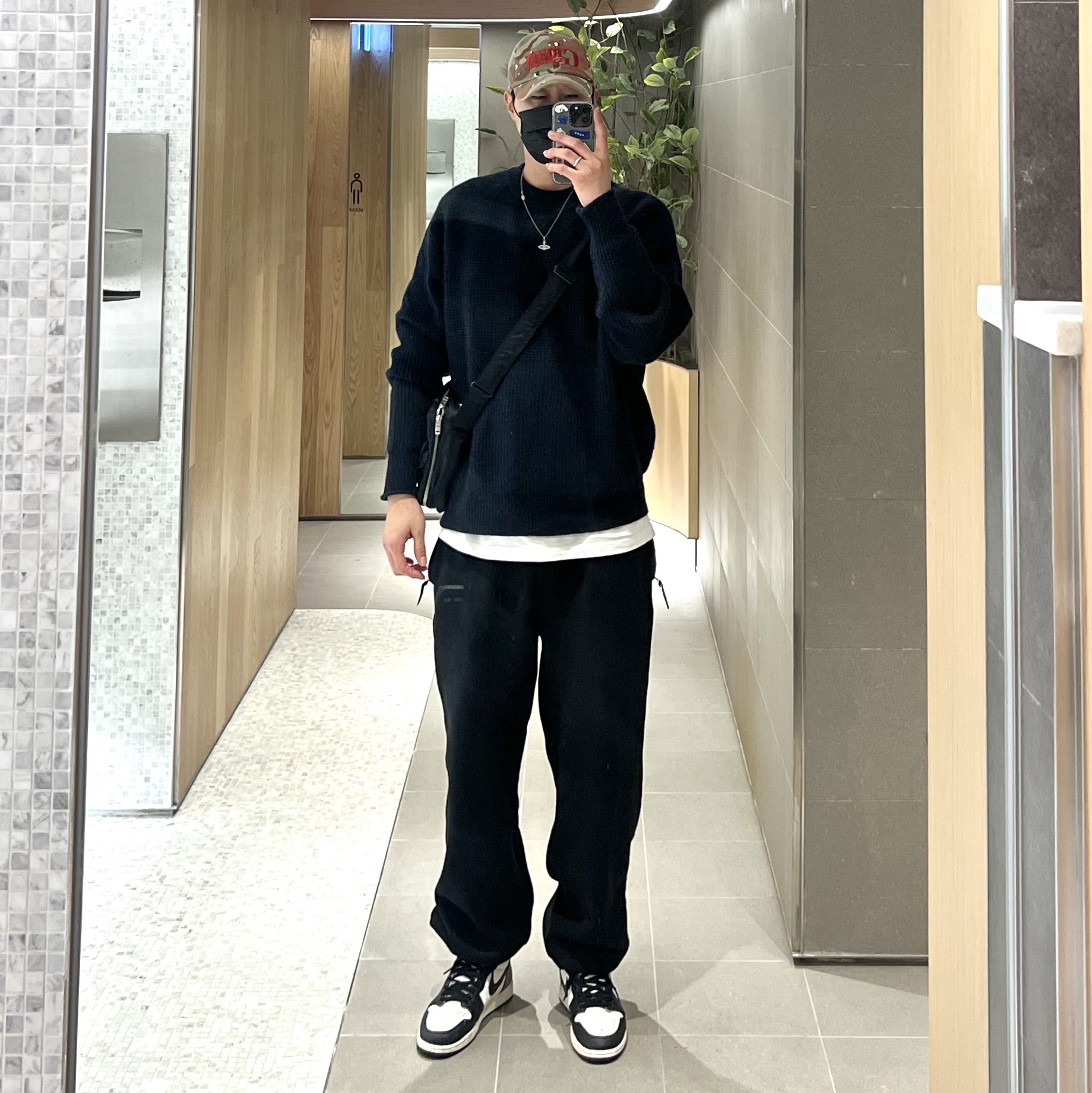 Jordan 1 Retro High OG Black Mocha 착용 스타일