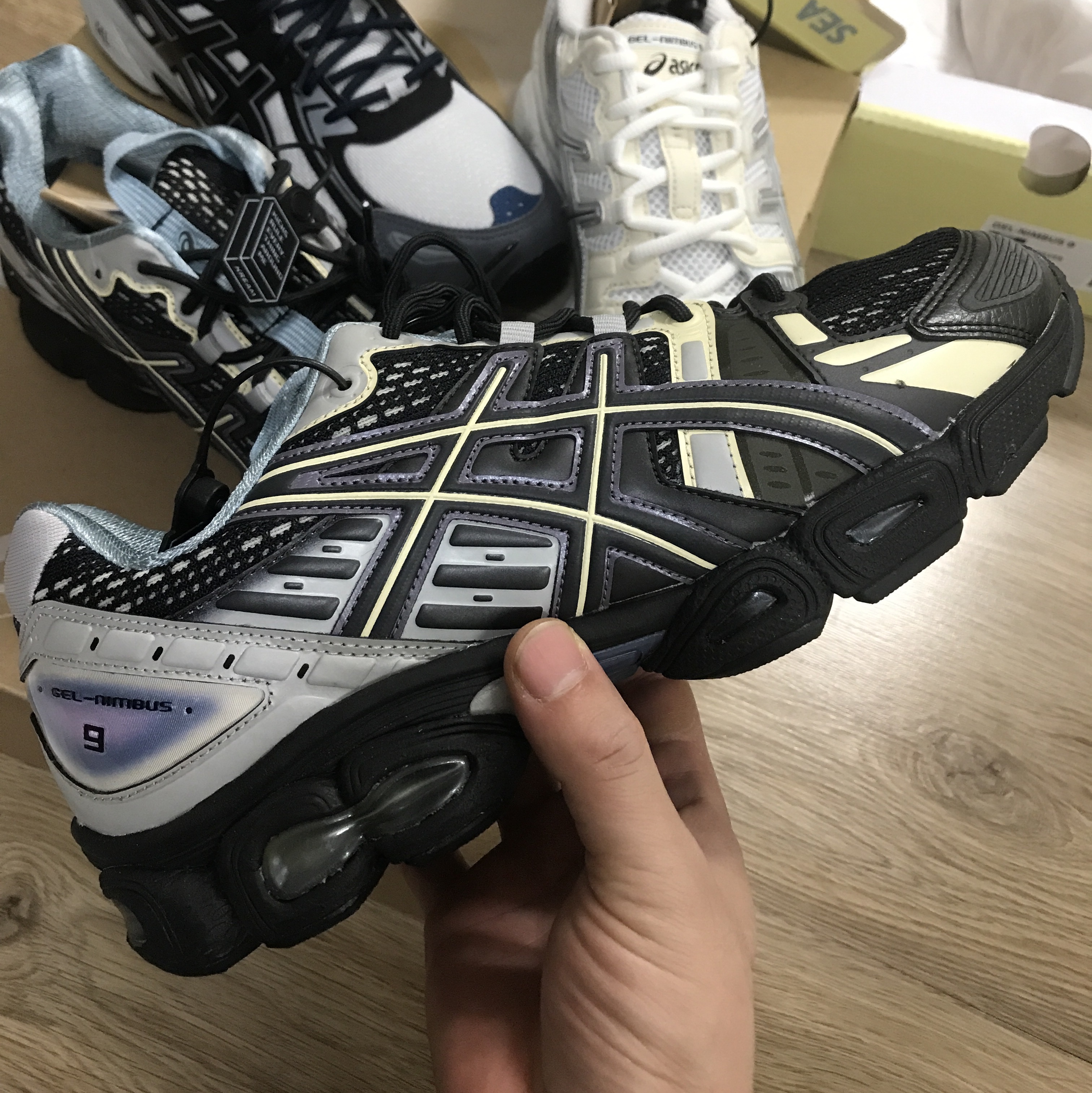 Asics UB5-S Gel-Nimbus 9 Black Gunmetal 착용 스타일