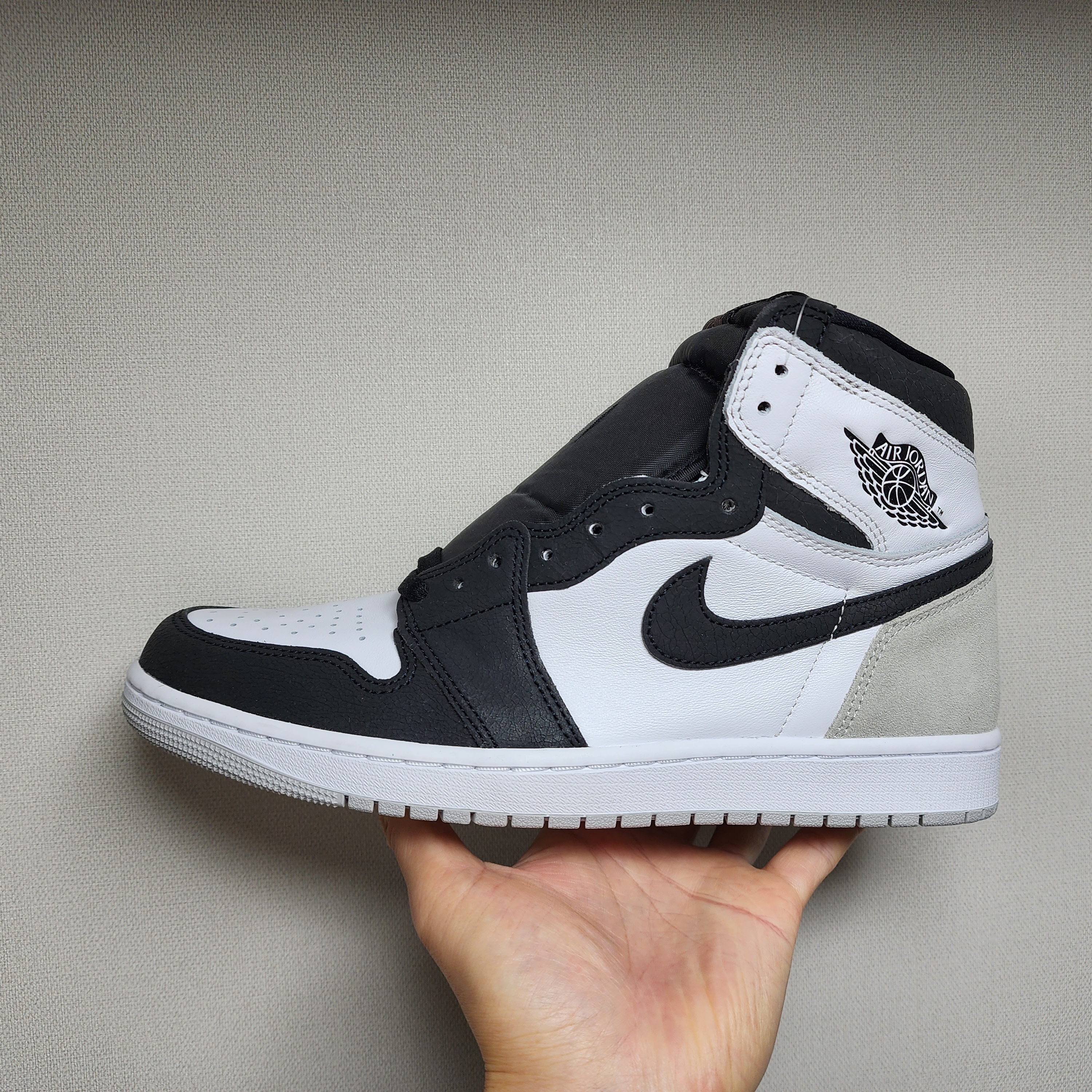 Jordan 1 Retro High OG Bleached Coral 착용 스타일