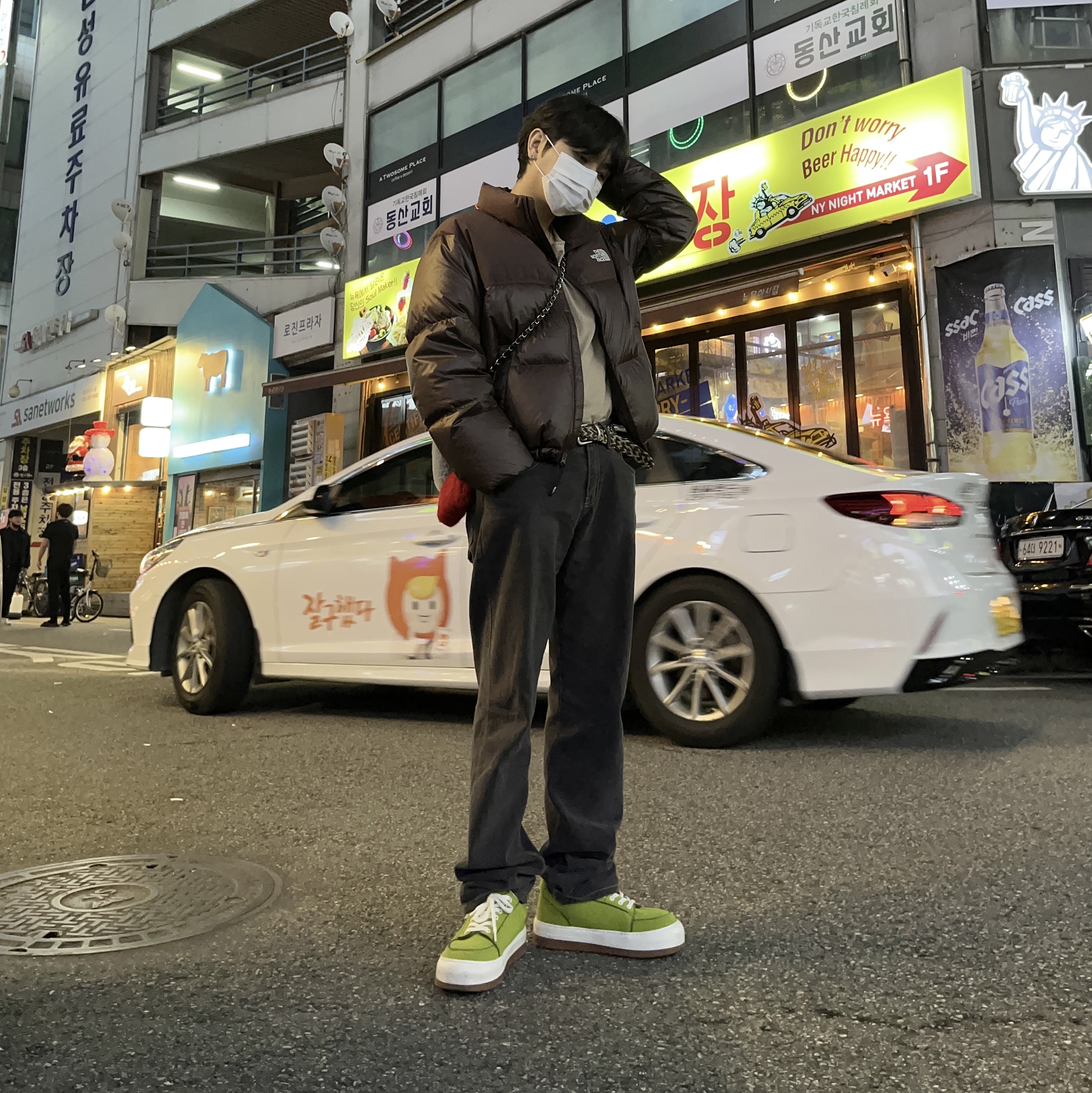 (W) The North Face White Label Novelty Nuptse Down Jacket Cocoa Brown 착용 스타일 - 2