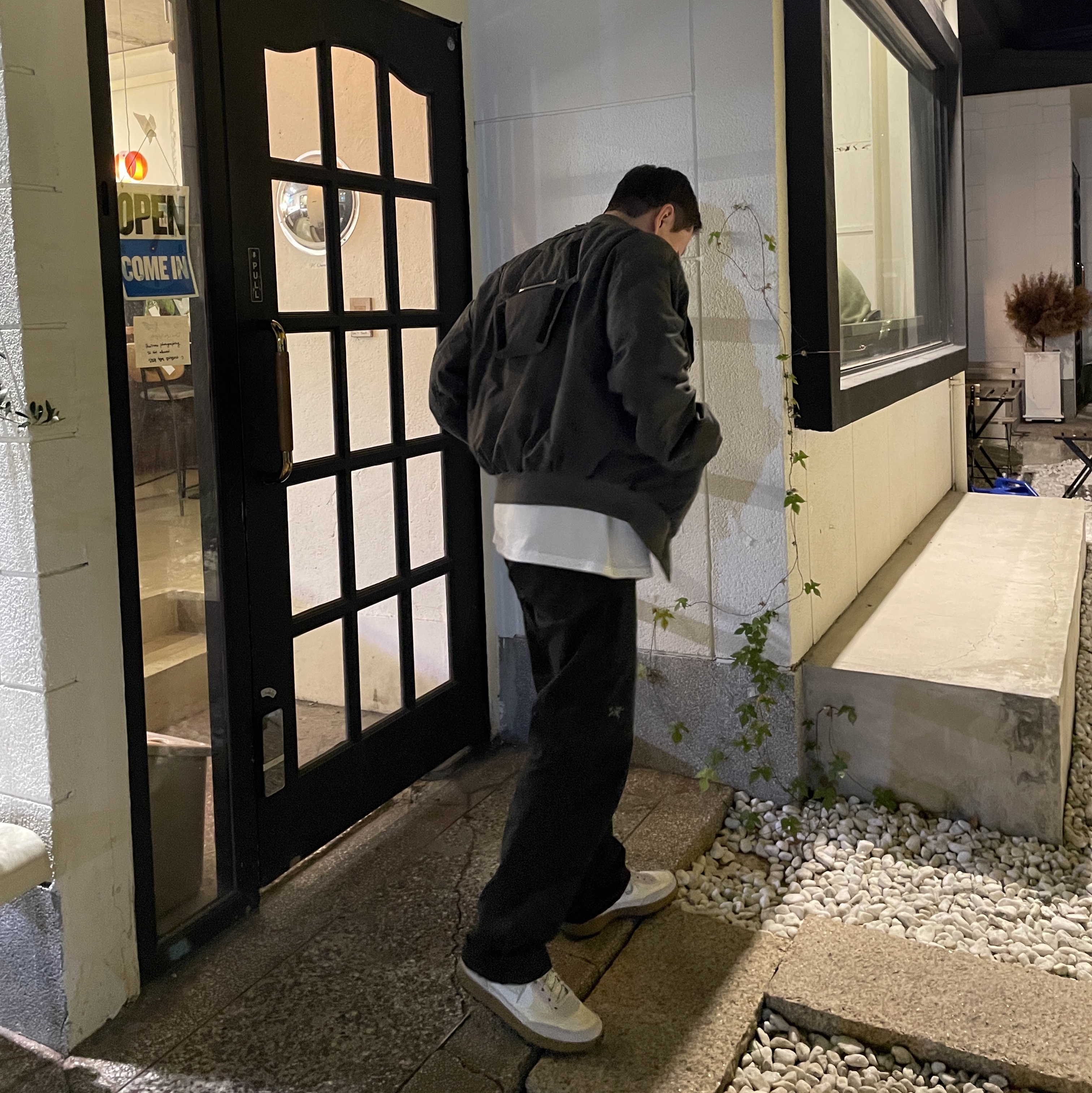Undermycar Ababell Multi Flap Oversized Bomber Balsam Green - 22SS, Nike x Tom Sachs General Purpose Shoe Light Cream 착용 스타일 - 3