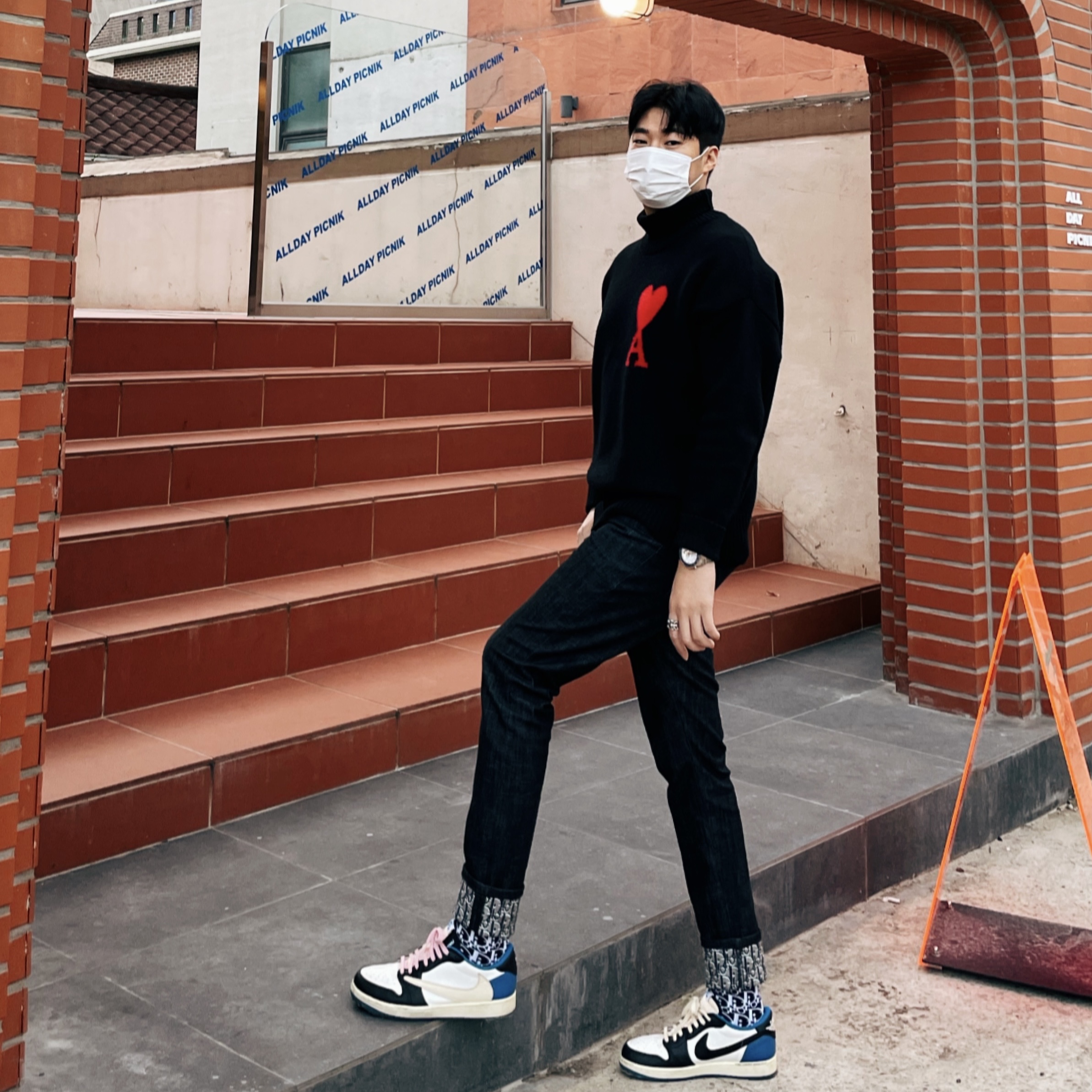 AMI de Coeur Funnel Neck Sweater Black Red, Rolex Yacht-Master II 44mm 116681 White Oyster 착용 스타일
