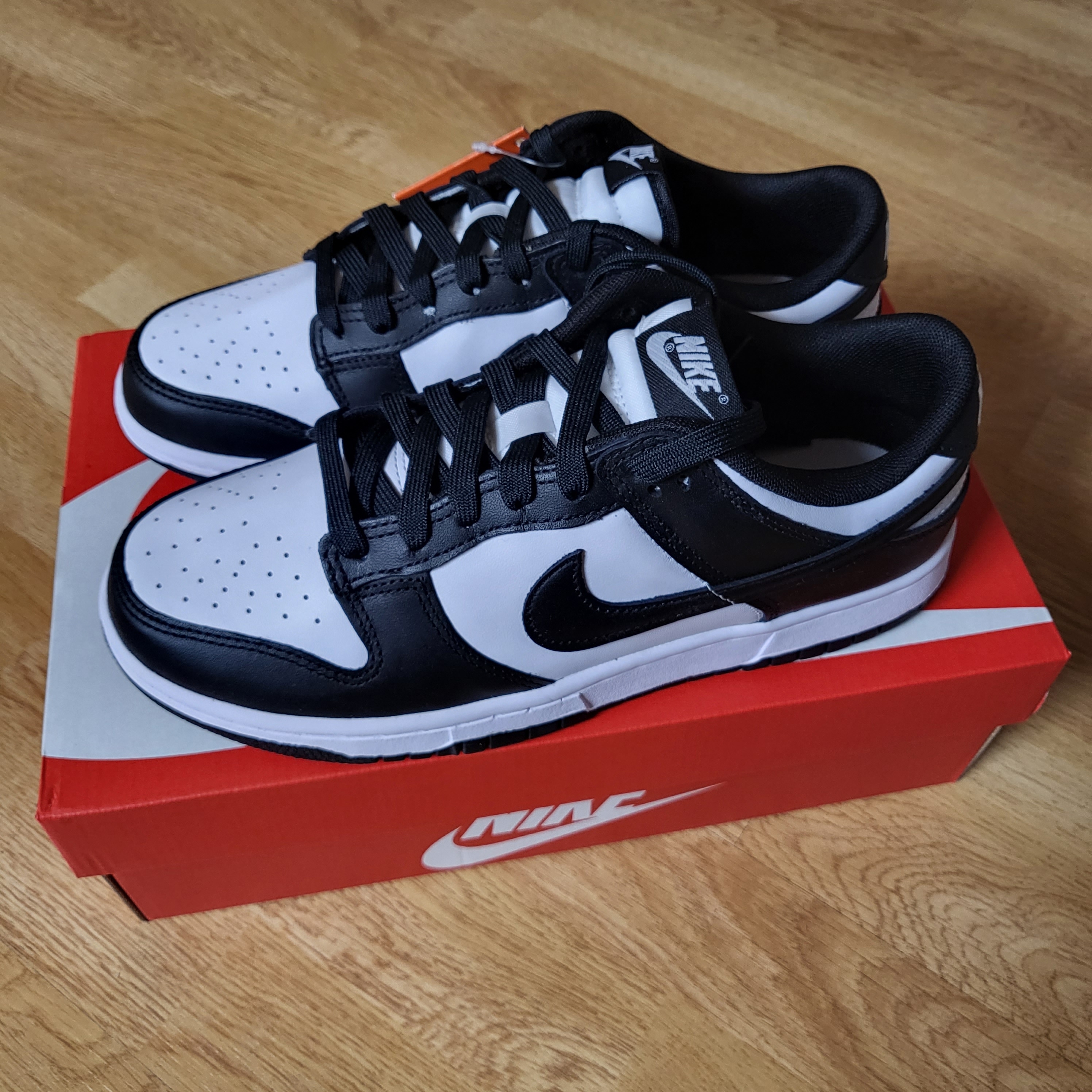 Nike Dunk Low Retro Black 착용 스타일 - 2