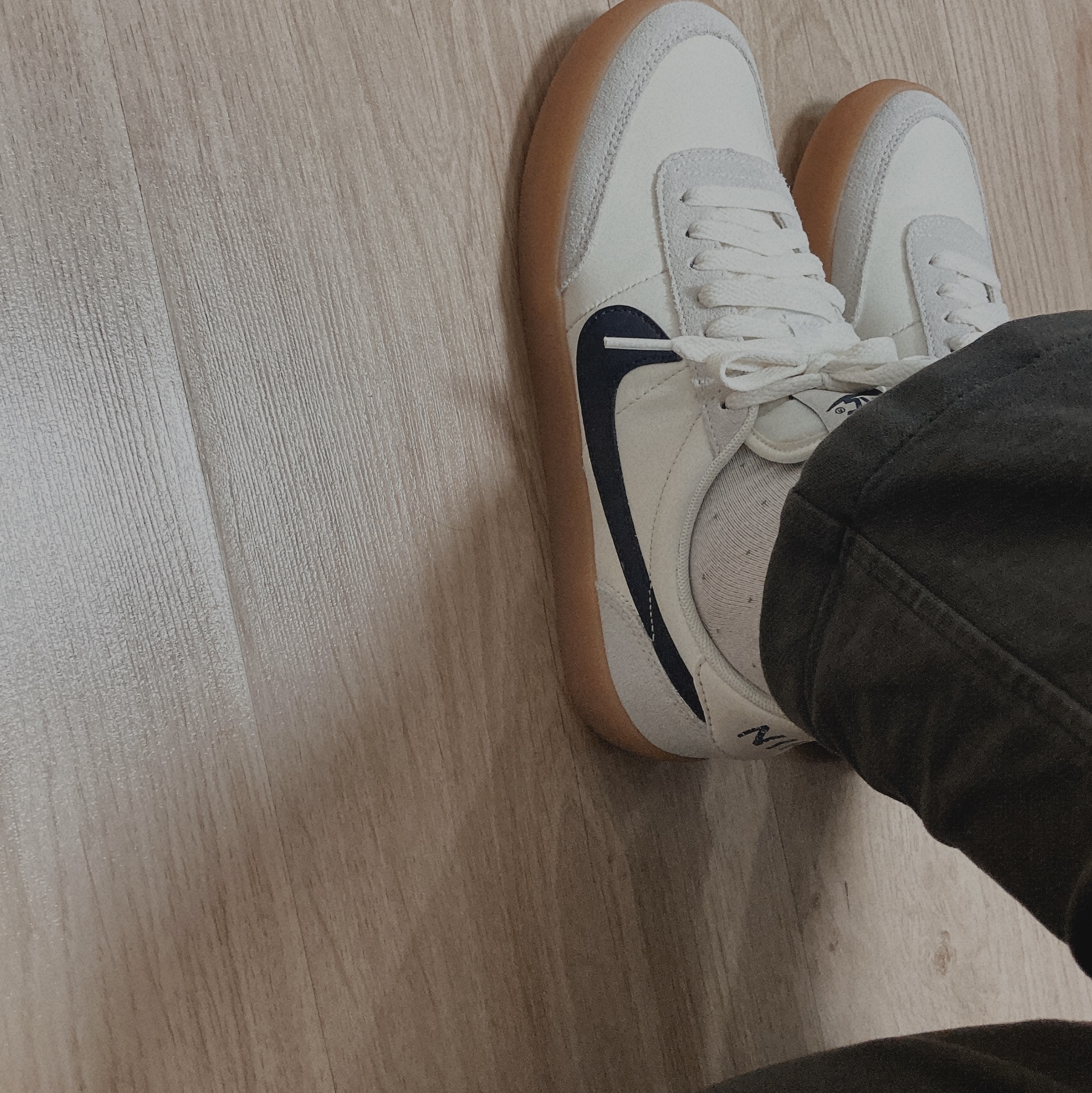 Nike Killshot 2 Leather Sail Oil Grey Gum 착용 스타일 - 1