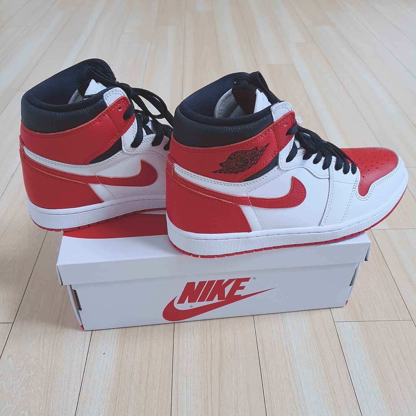Jordan 1 Retro High OG Heritage, The North Face 1996 Eco Nuptse Jacket Black 착용 스타일 - 3