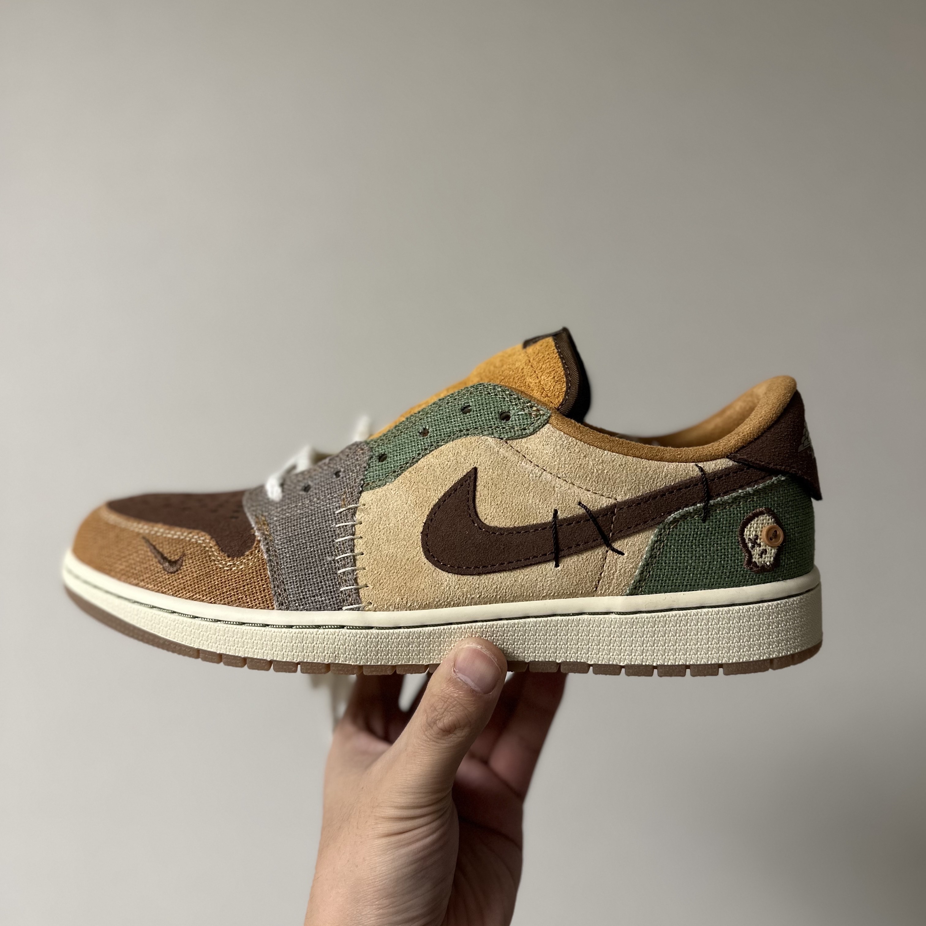 Jordan 1 x Zion Williamson Retro Low OG Flax and Oil Green 착용 스타일