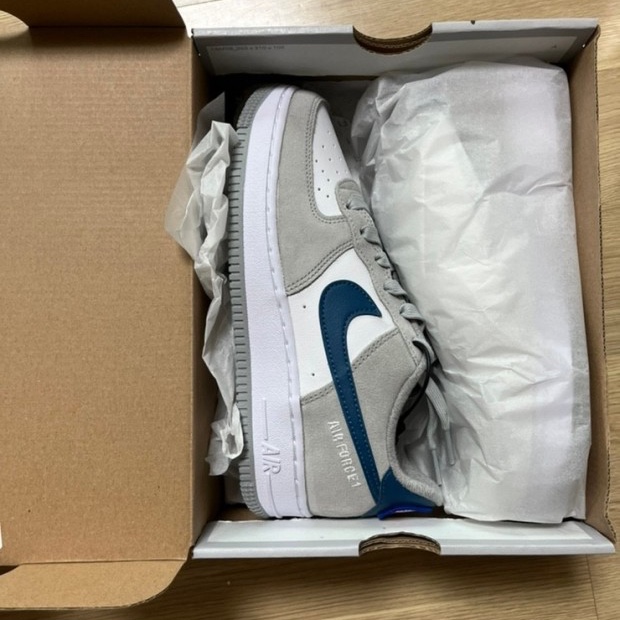 (GS) Nike Air Force 1 LV8 Athletic Club Light Smoke Grey Marina 착용 스타일
