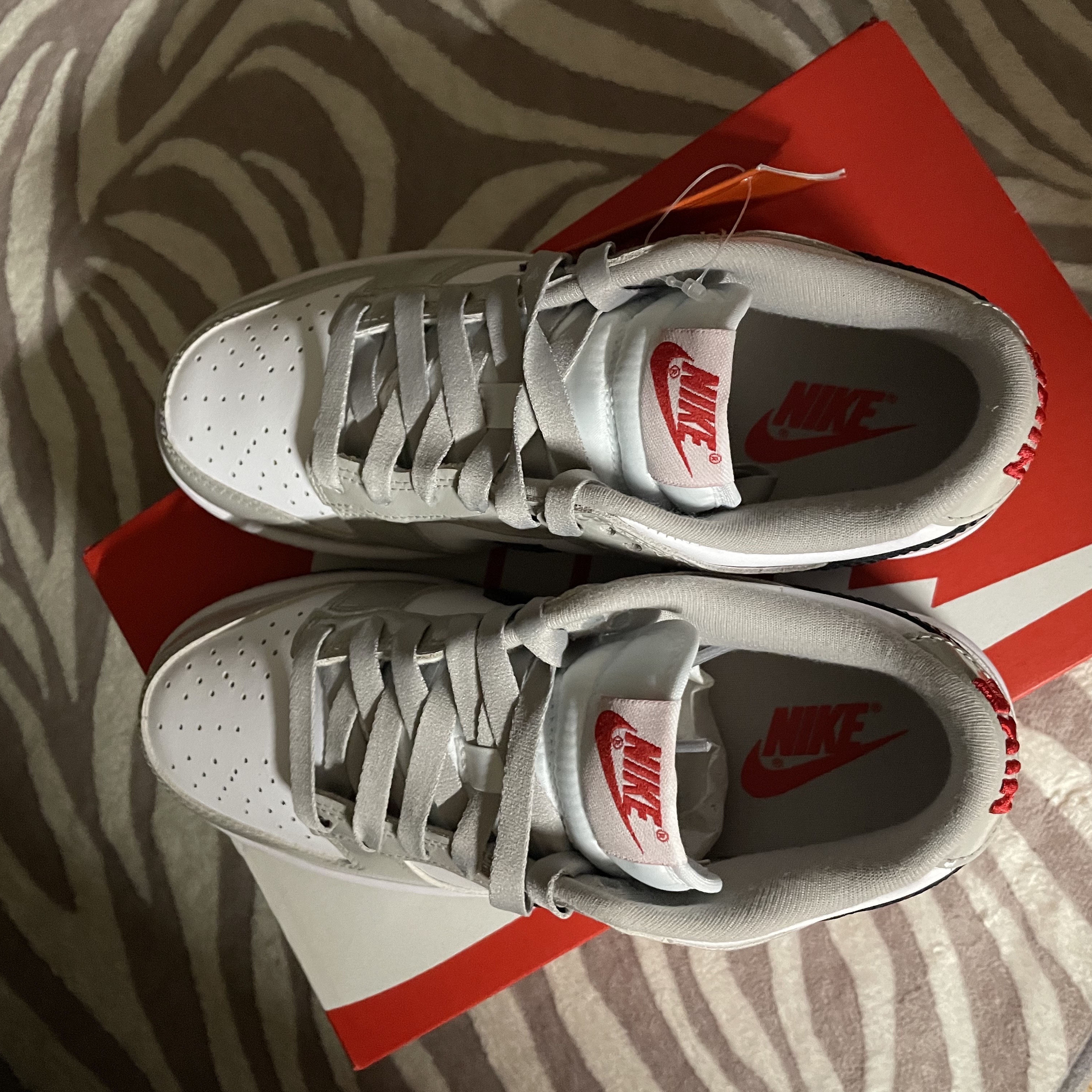 (W) Nike Dunk Low Essential Light Iron Ore Black 착용 스타일 - 3