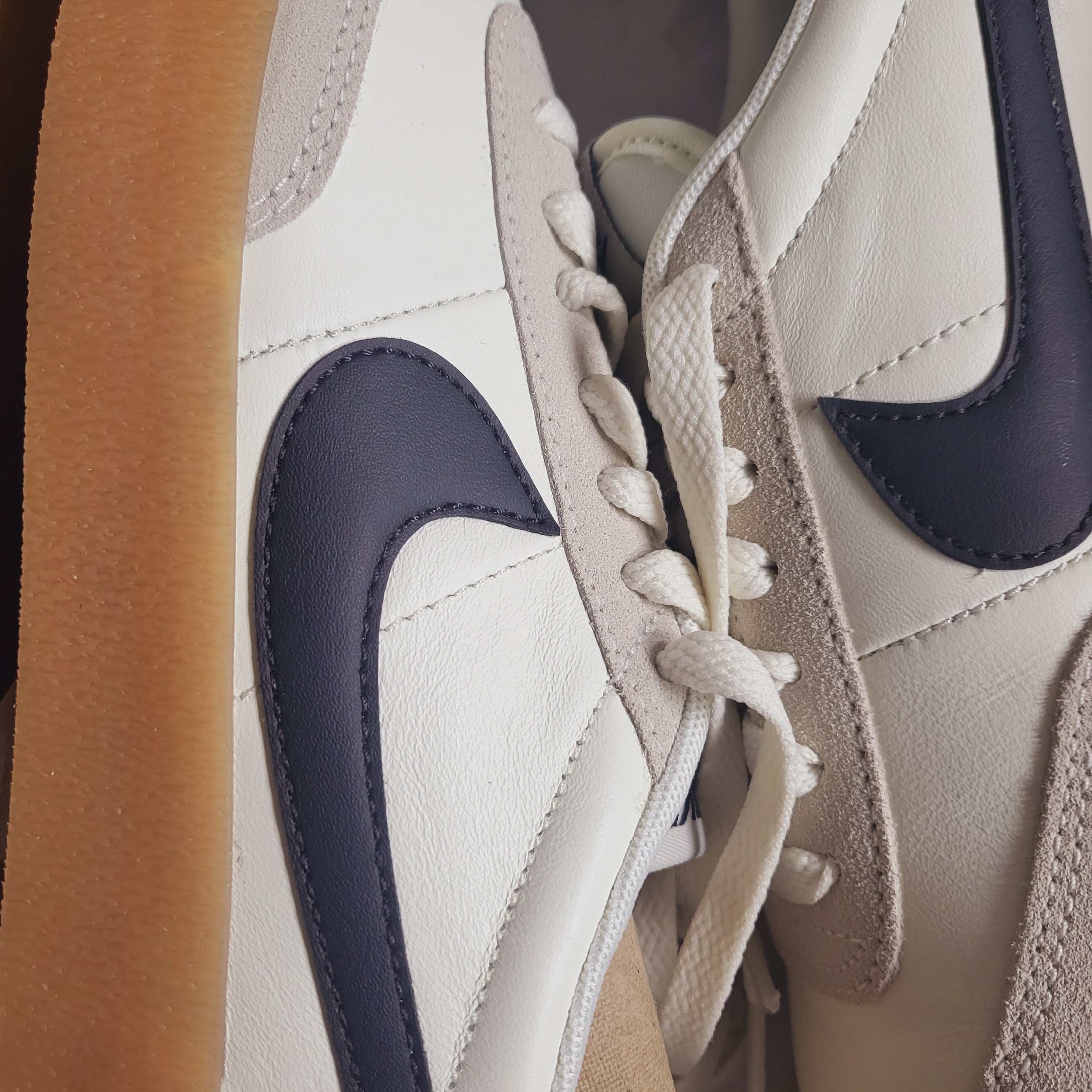 Nike Killshot 2 Leather Sail Oil Grey Gum 착용 스타일